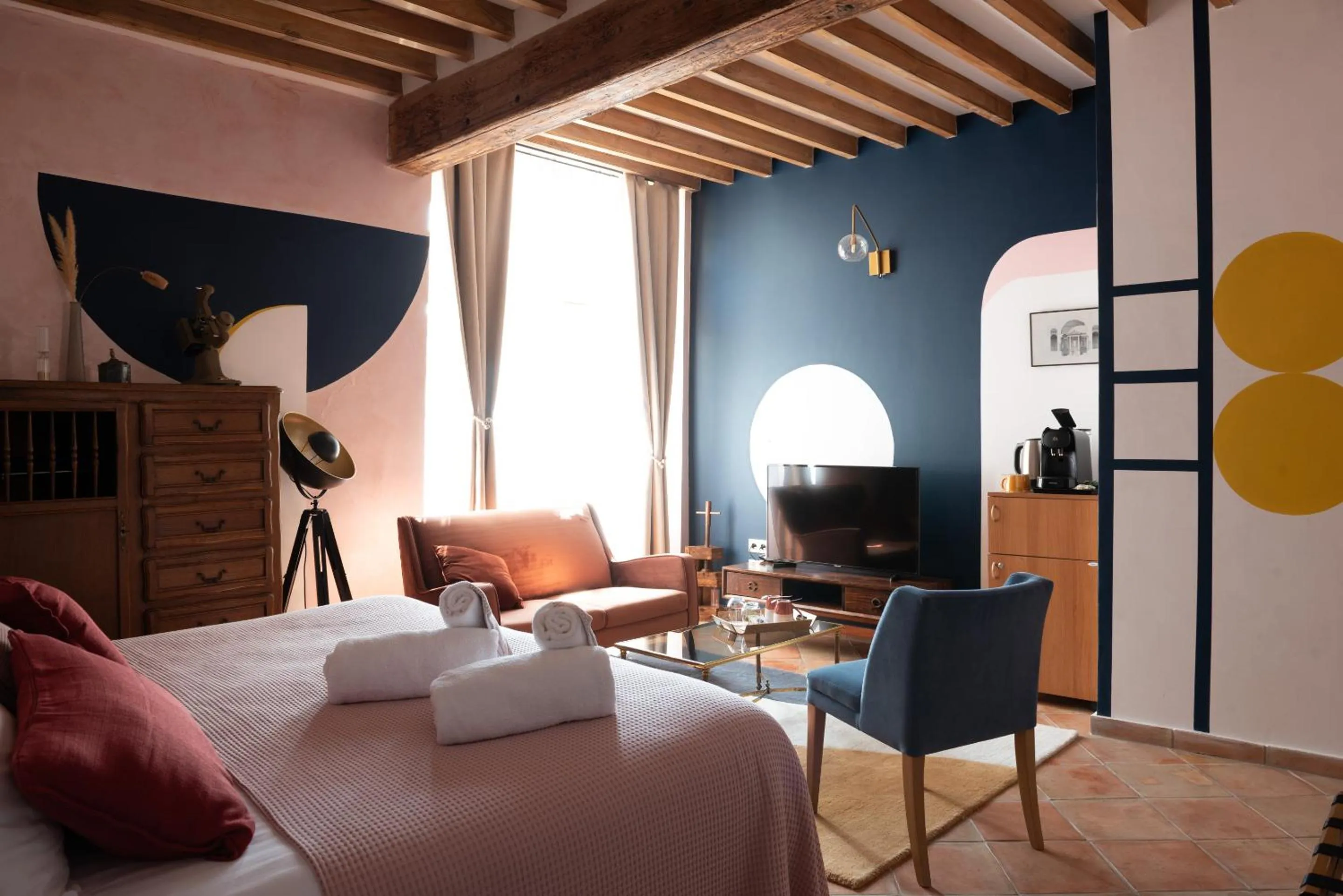 Bedroom, Bed in La Maison d'en Bas des Seigneurs