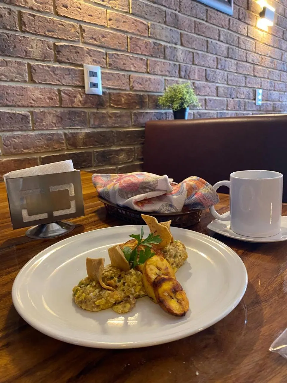 Continental breakfast in Hotel Central Pirámides