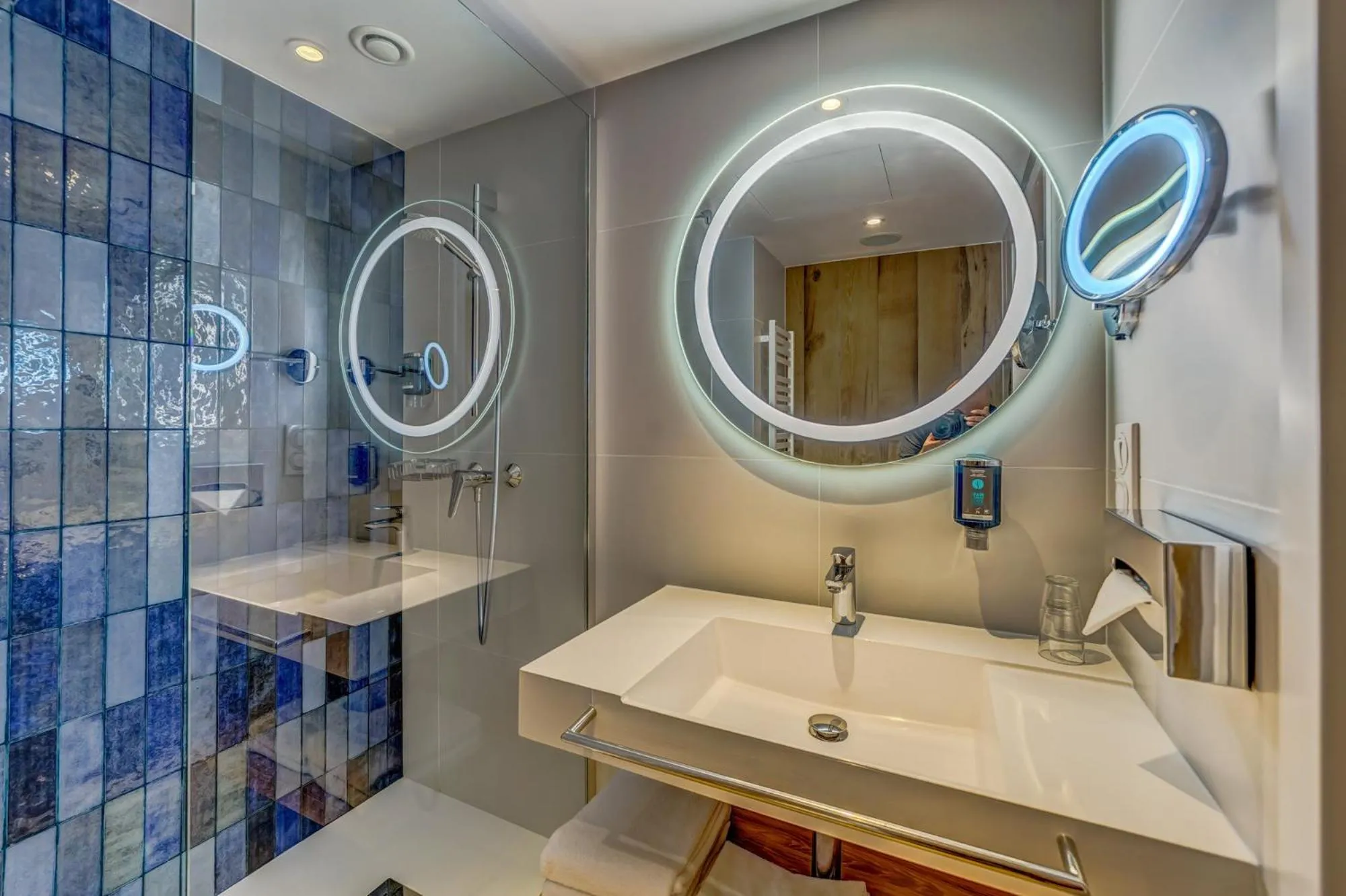 Shower in Novotel Gdańsk Marina