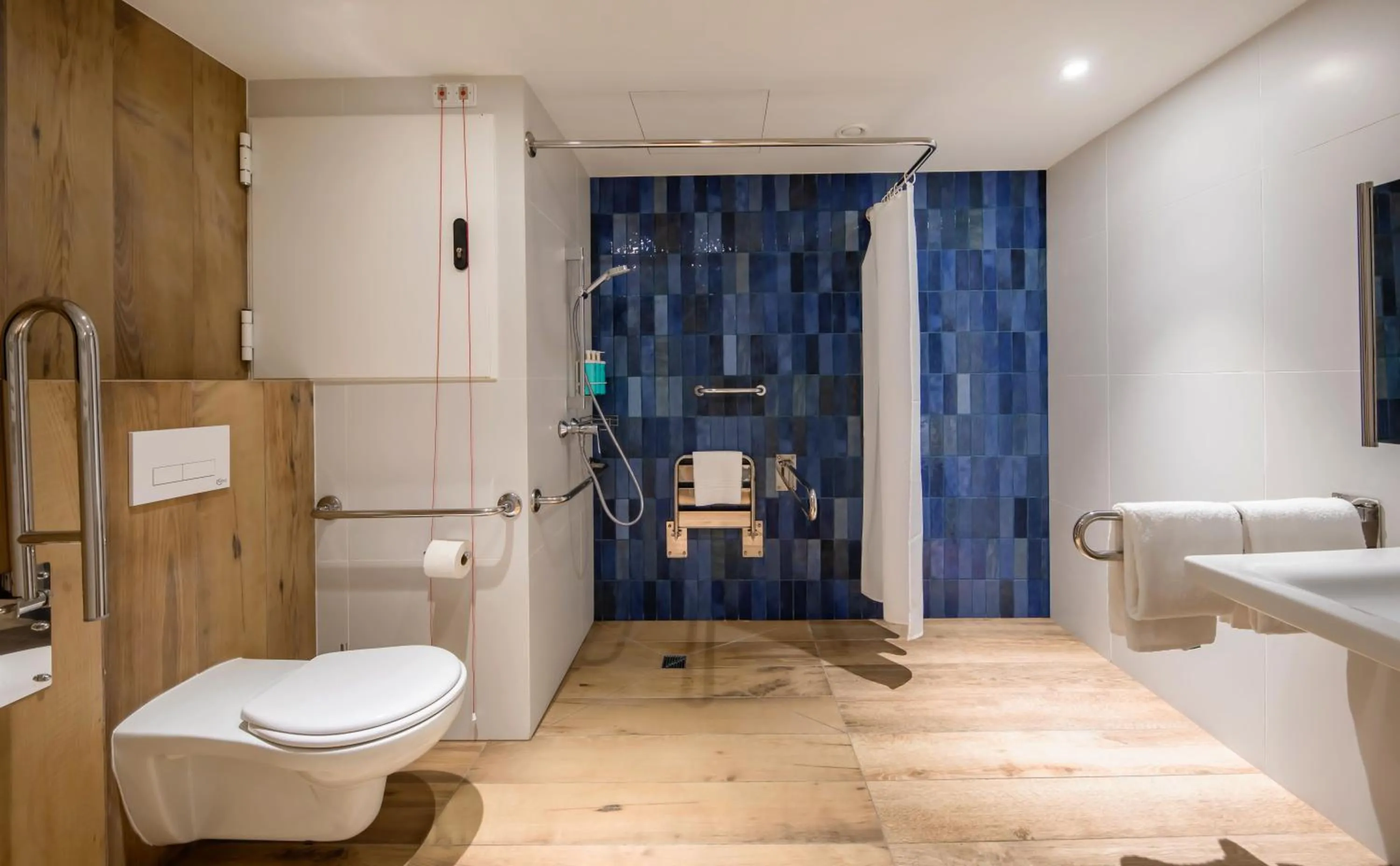 Shower in Novotel Gdańsk Marina