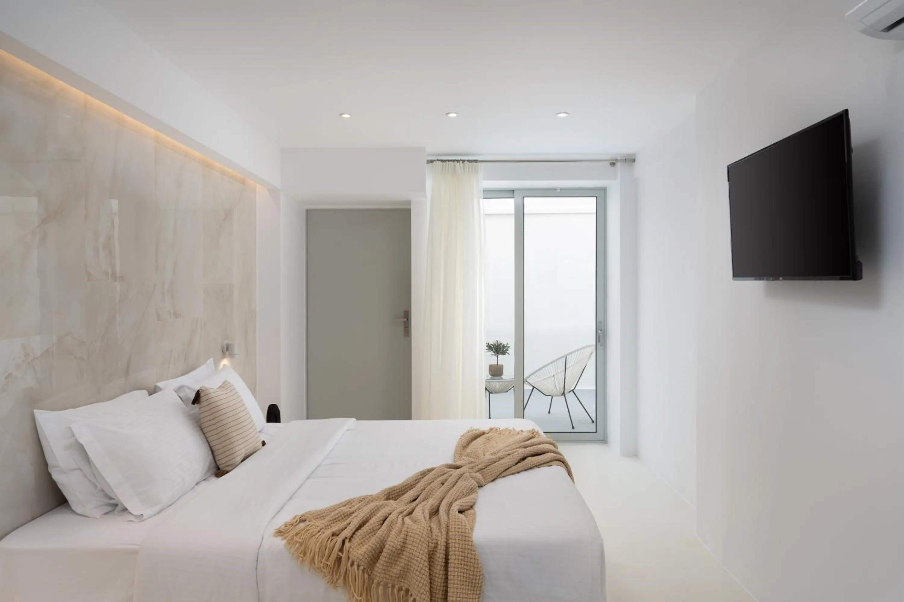 Bedroom, Bed in Cycladic Suites & Spa