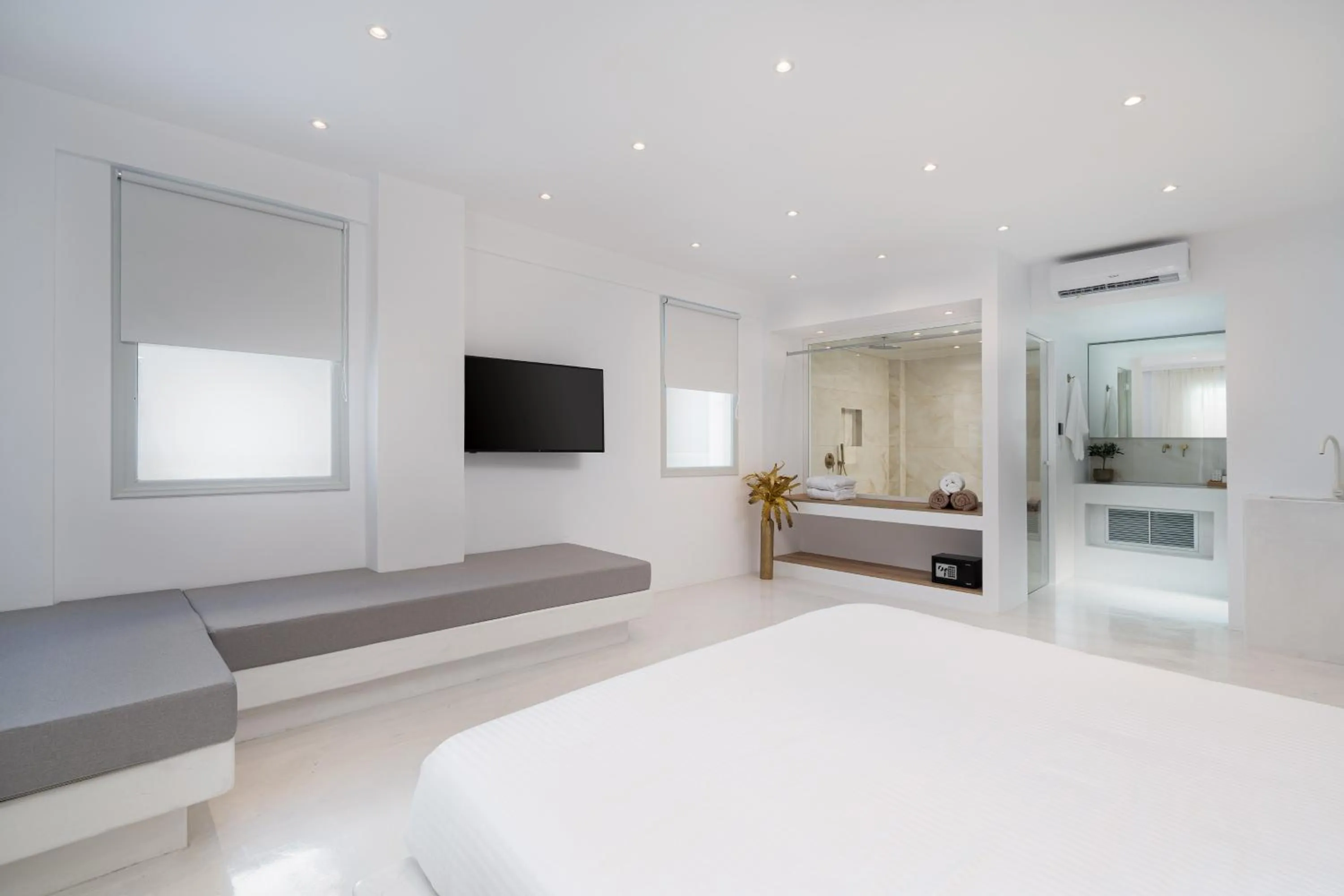 Steam room, Bed in Cycladic Suites & Spa