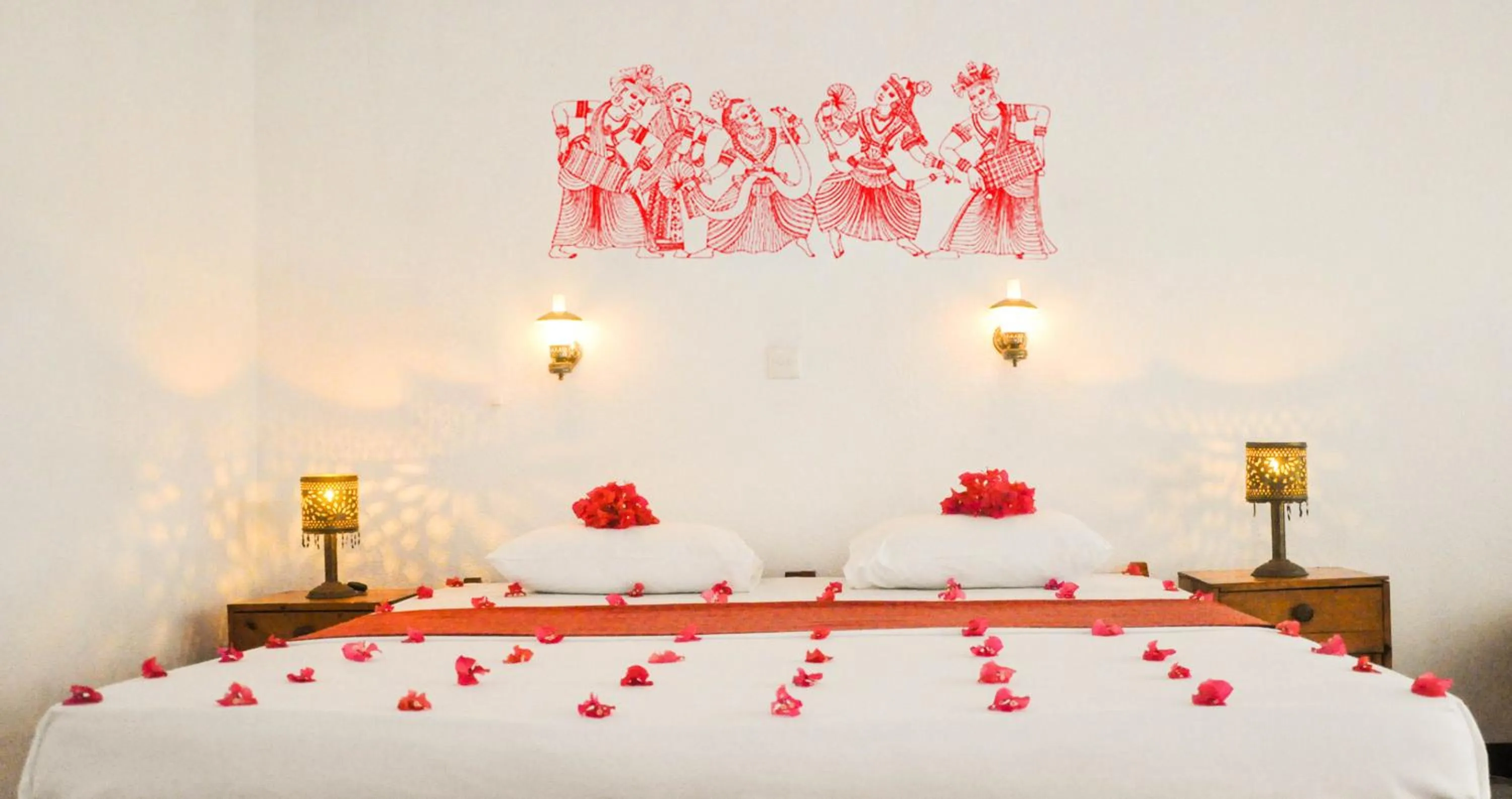 Bedroom, Bed in Hotel Thai Lanka