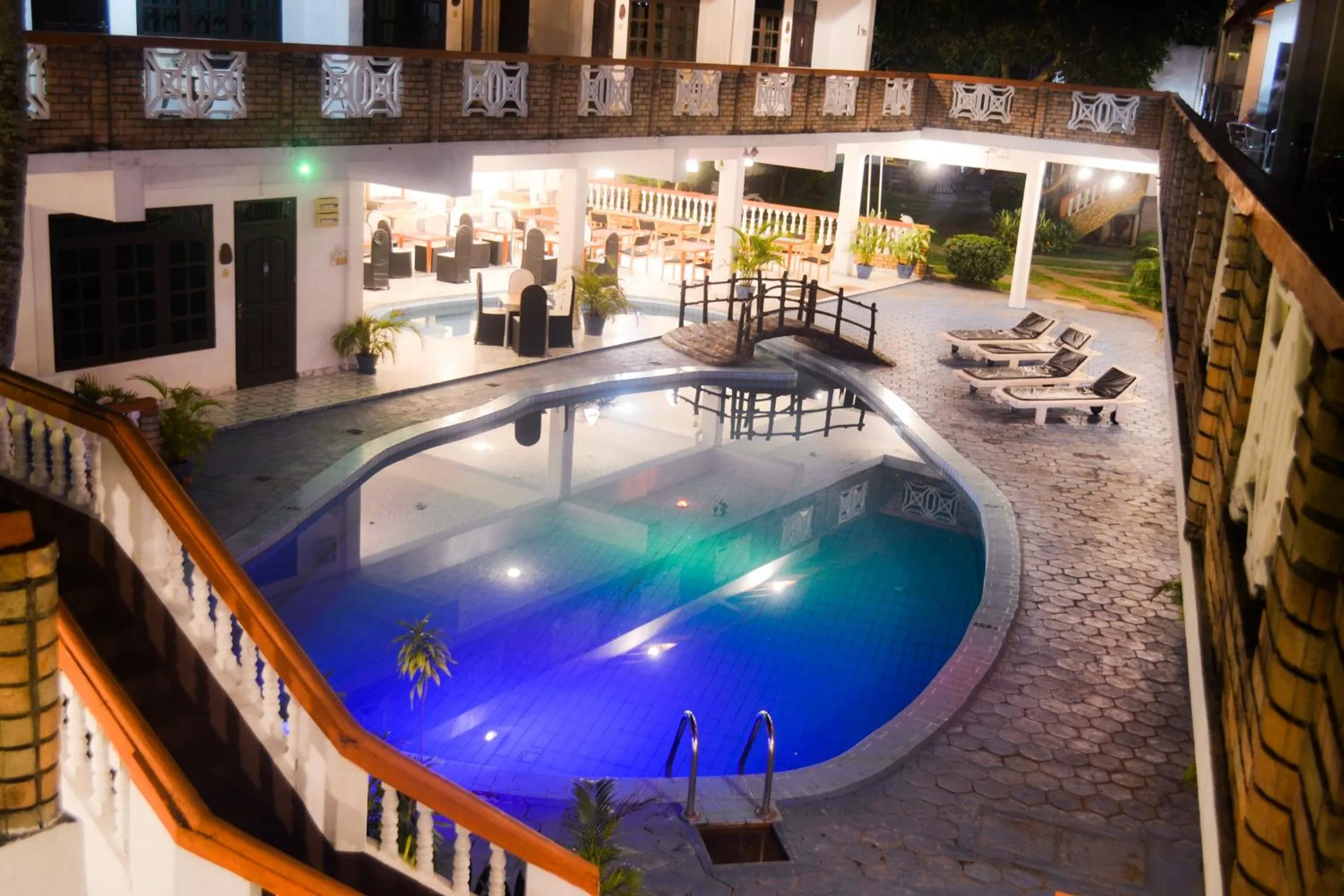 Night in Hotel Thai Lanka