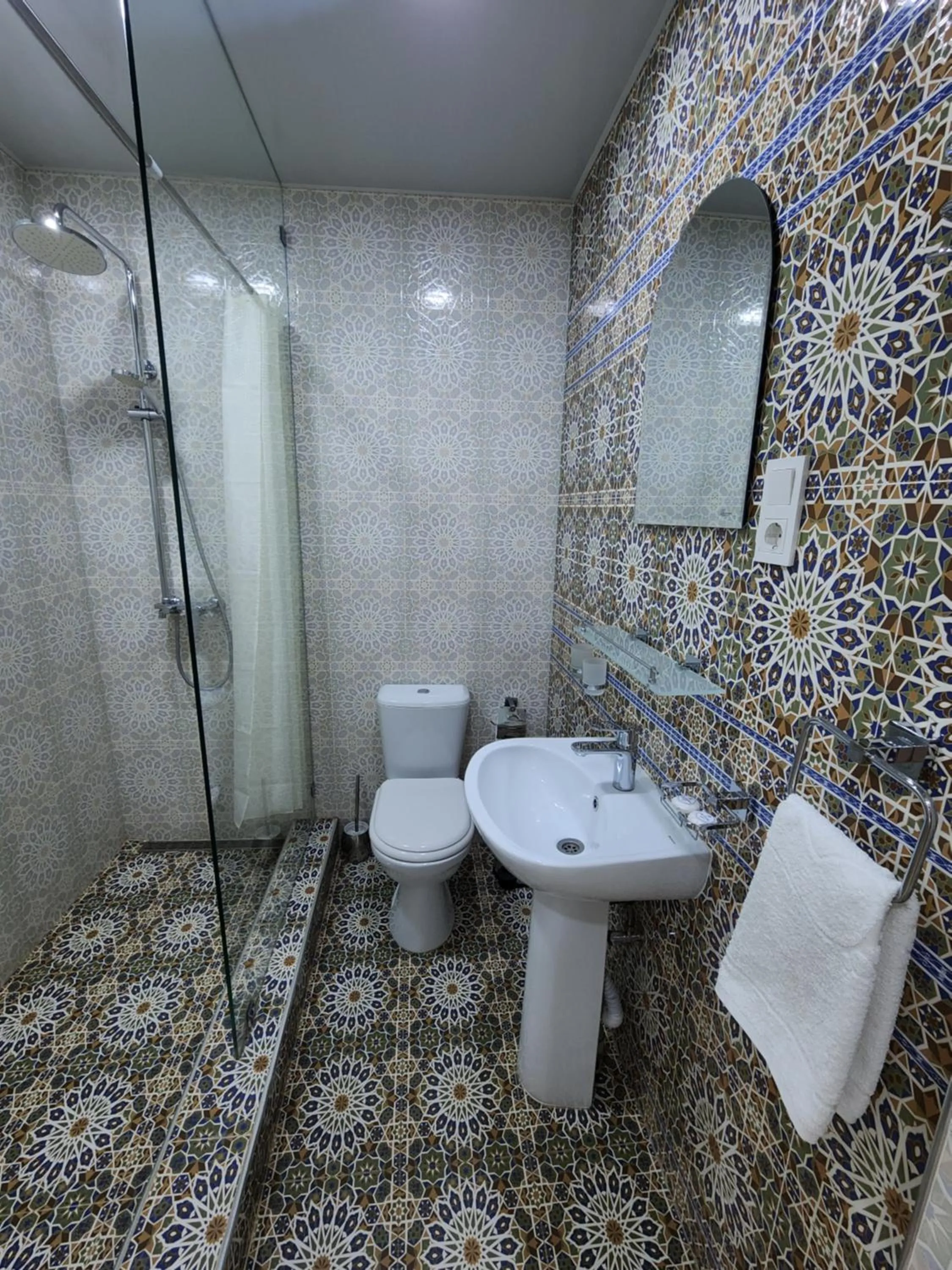 Shower in Oasis Boutique