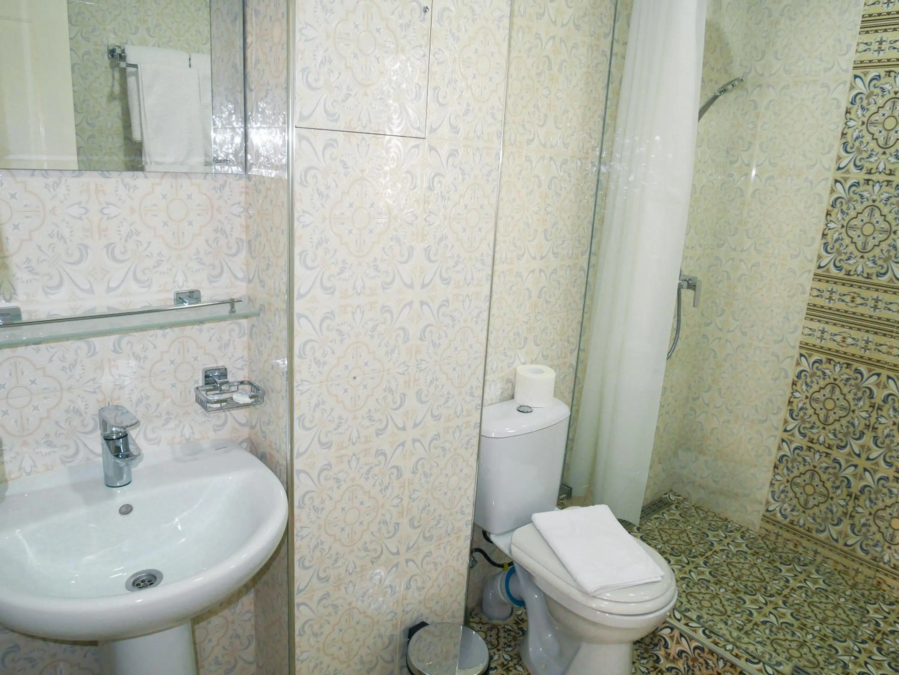 Shower in Oasis Boutique