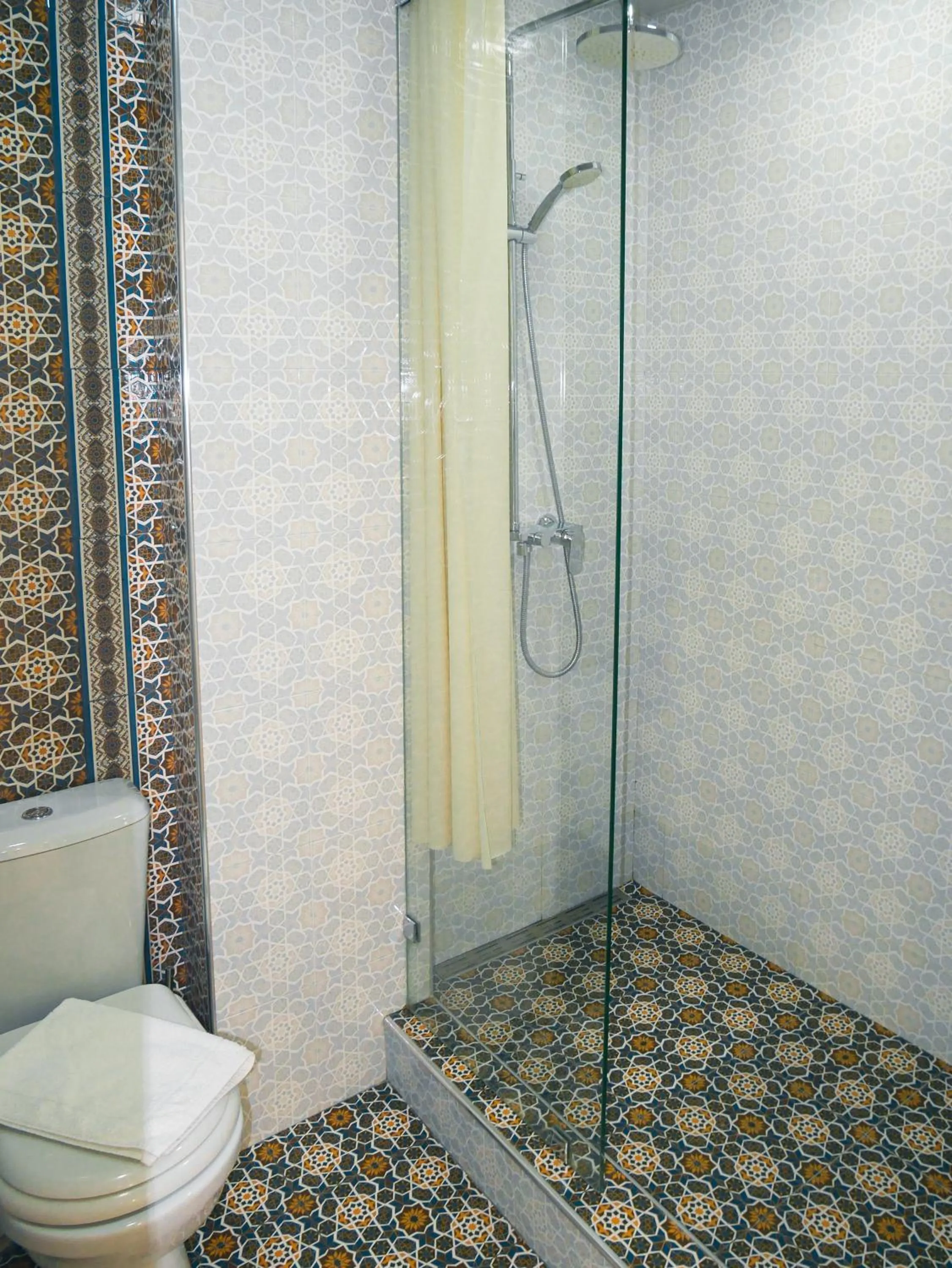 Shower in Oasis Boutique