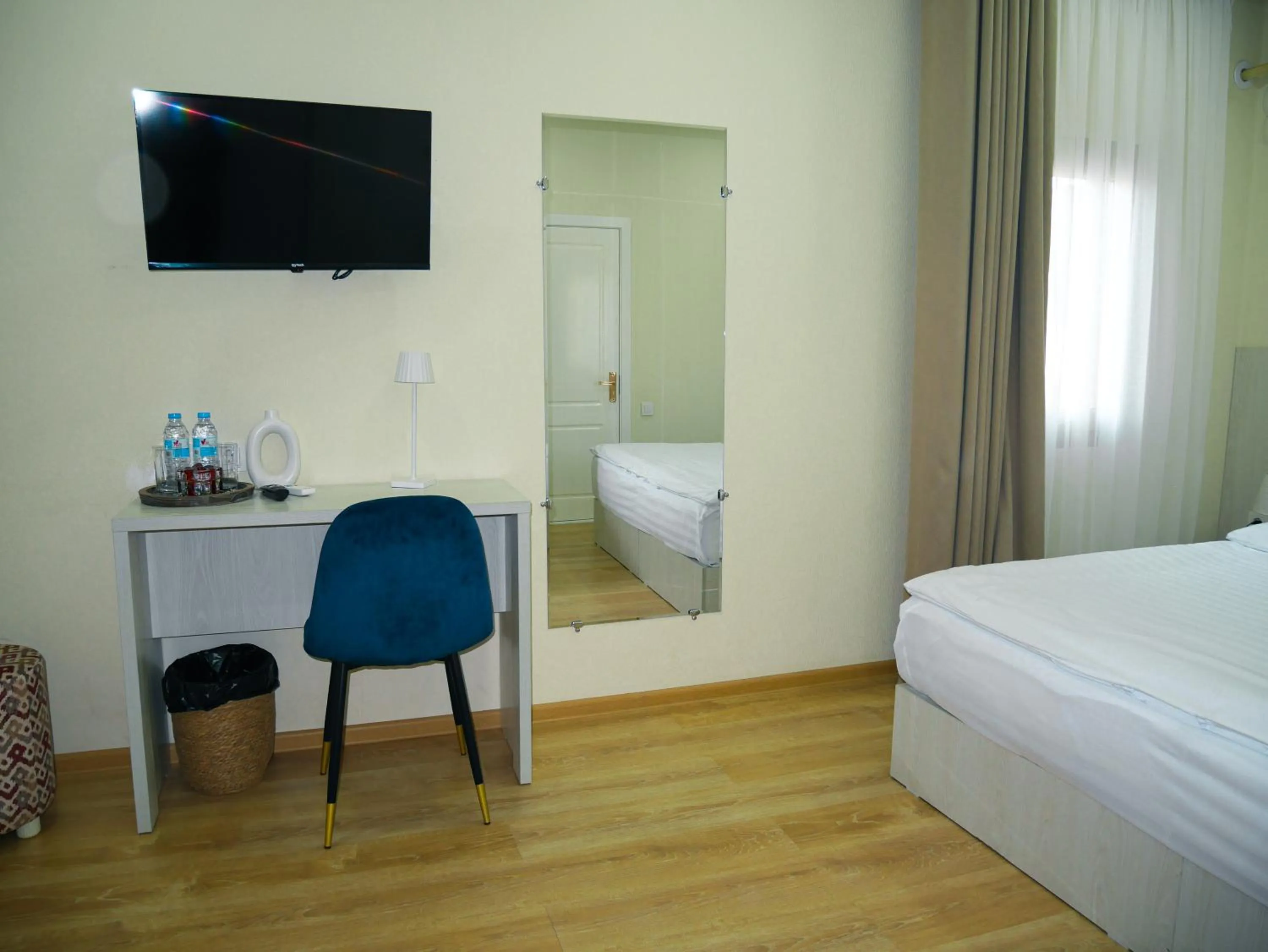 TV and multimedia, Bed in Oasis Boutique