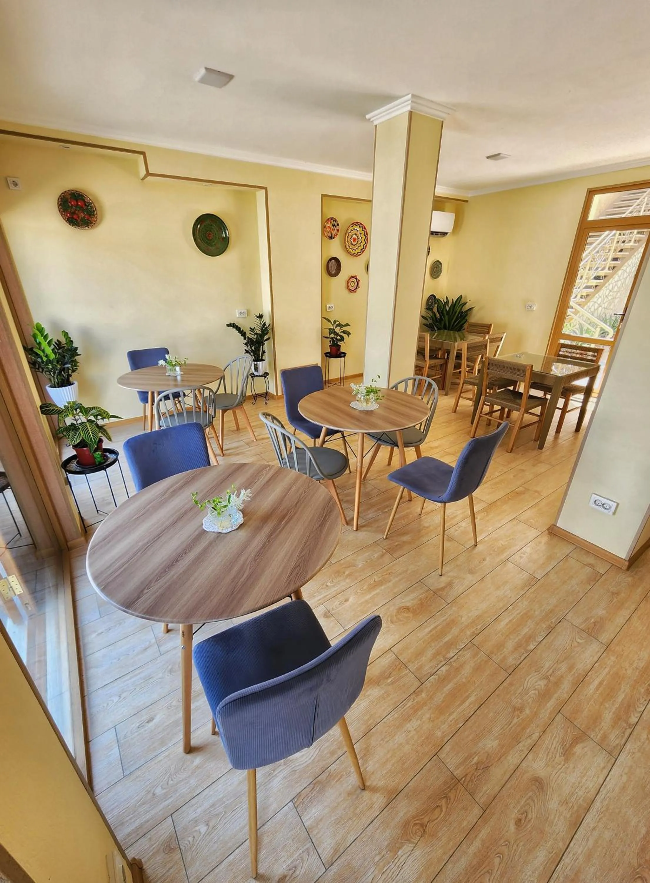 Breakfast in Oasis Boutique