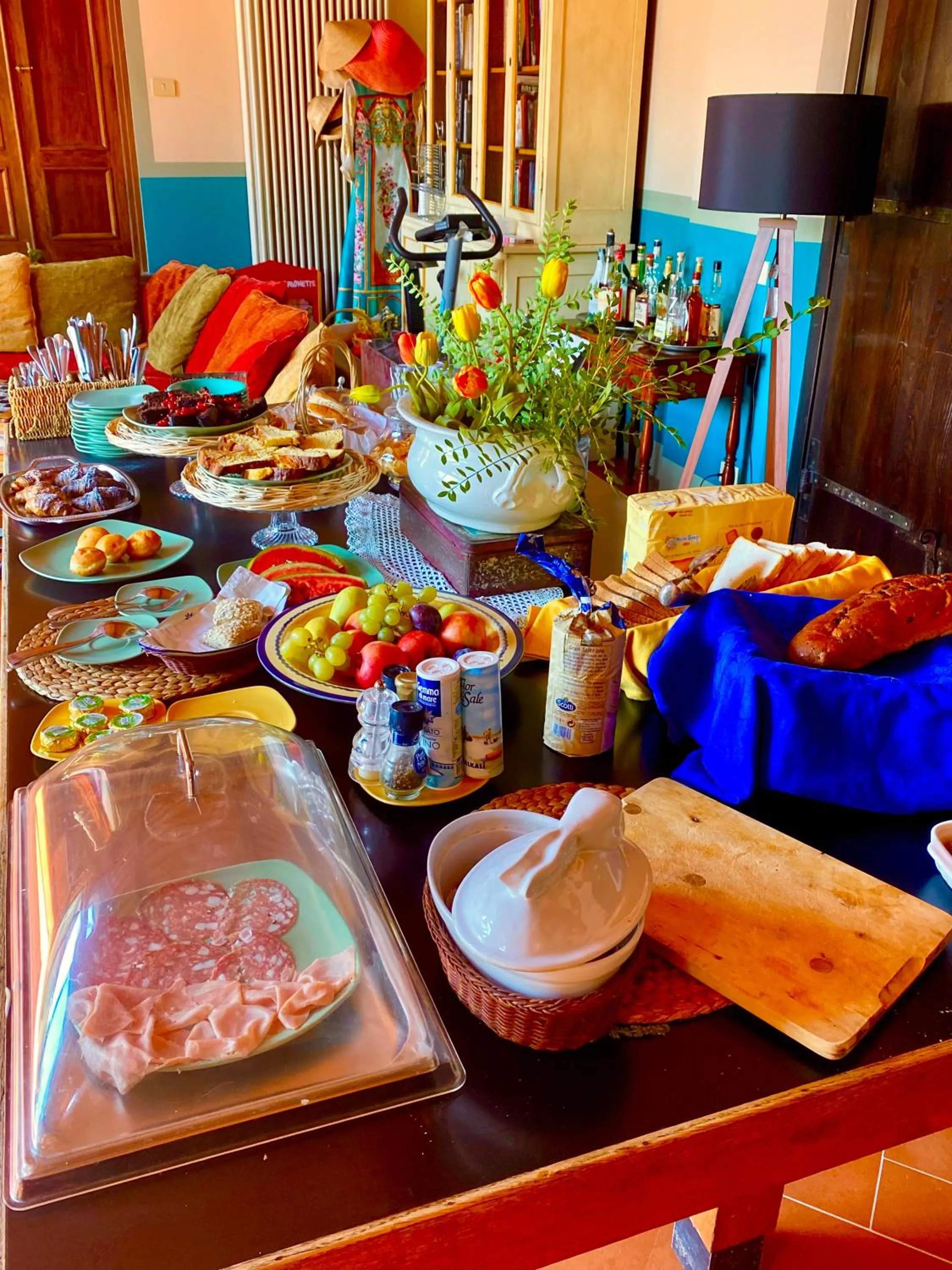 Continental breakfast in Casabiancalana Boutique