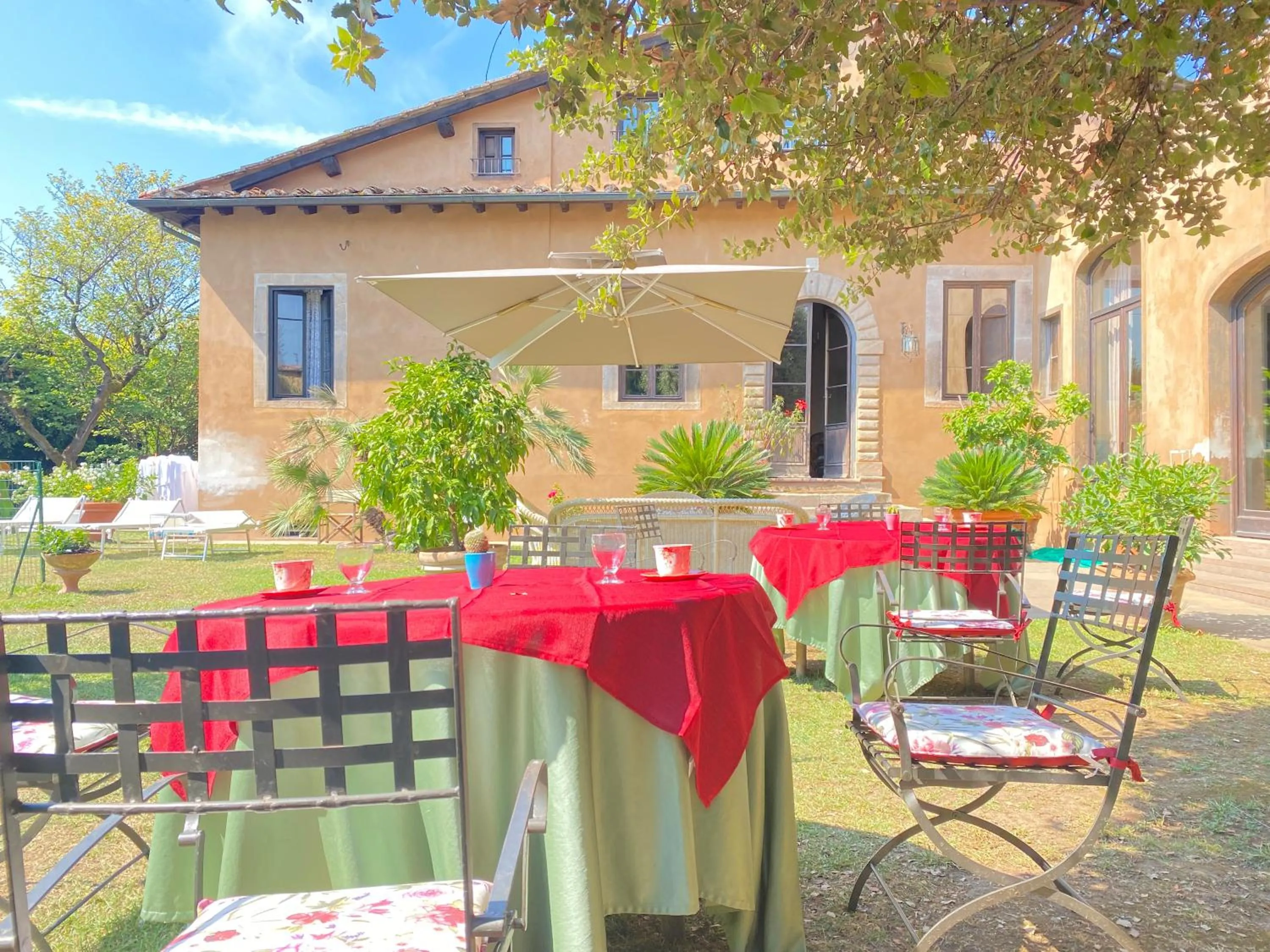 Garden view in Casabiancalana Boutique
