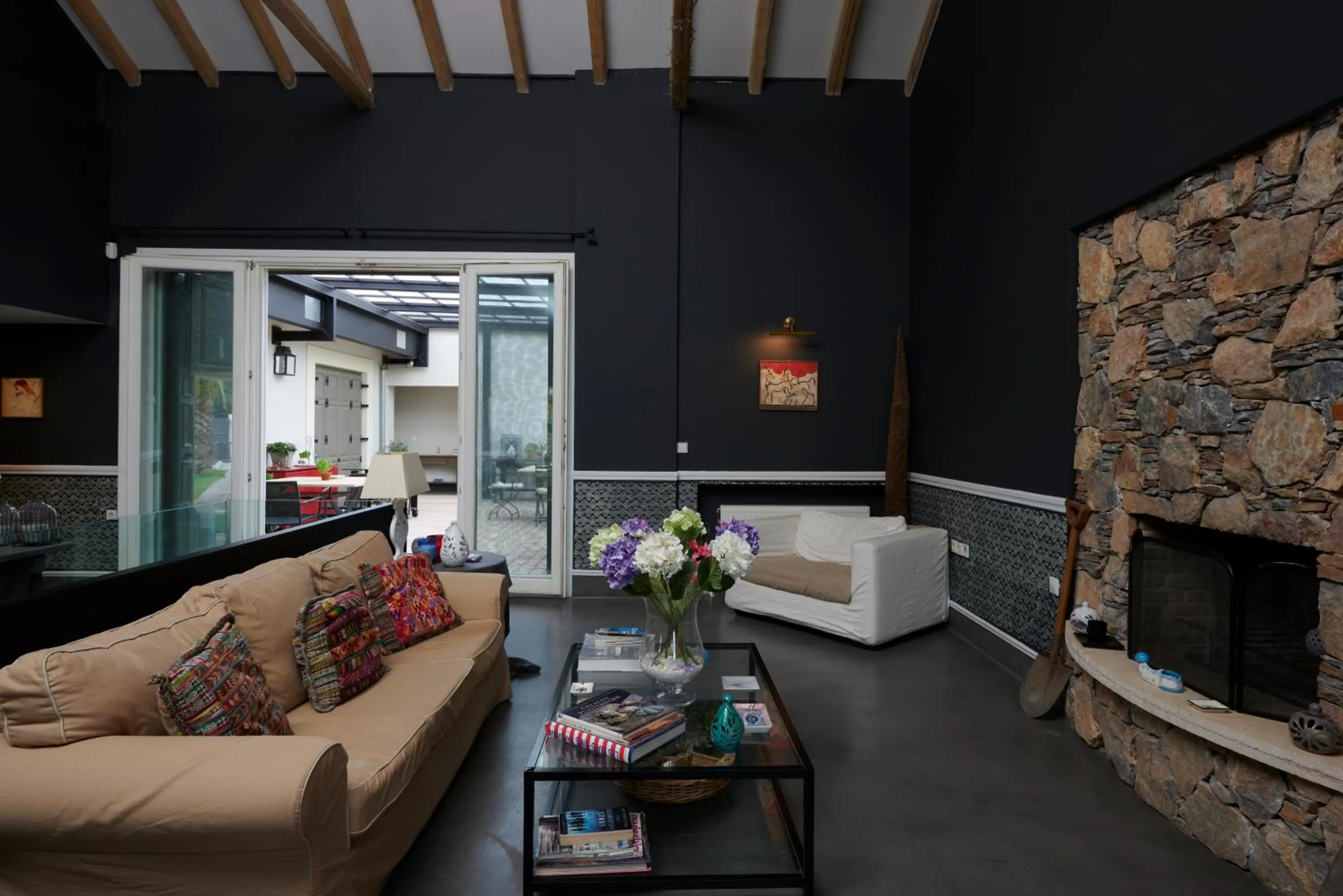 Living room in Varaba Country House