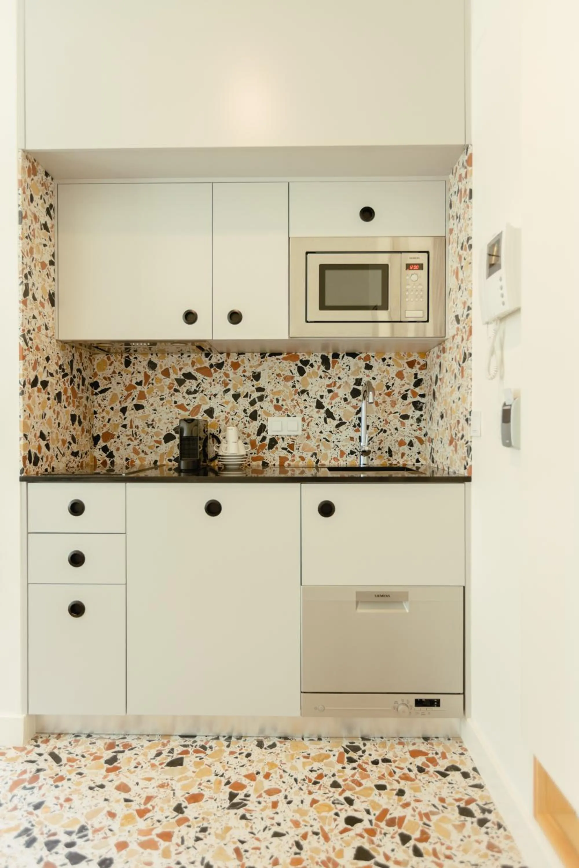 Coffee/tea facilities in Trindade 19 Apartments - 2A Castelão