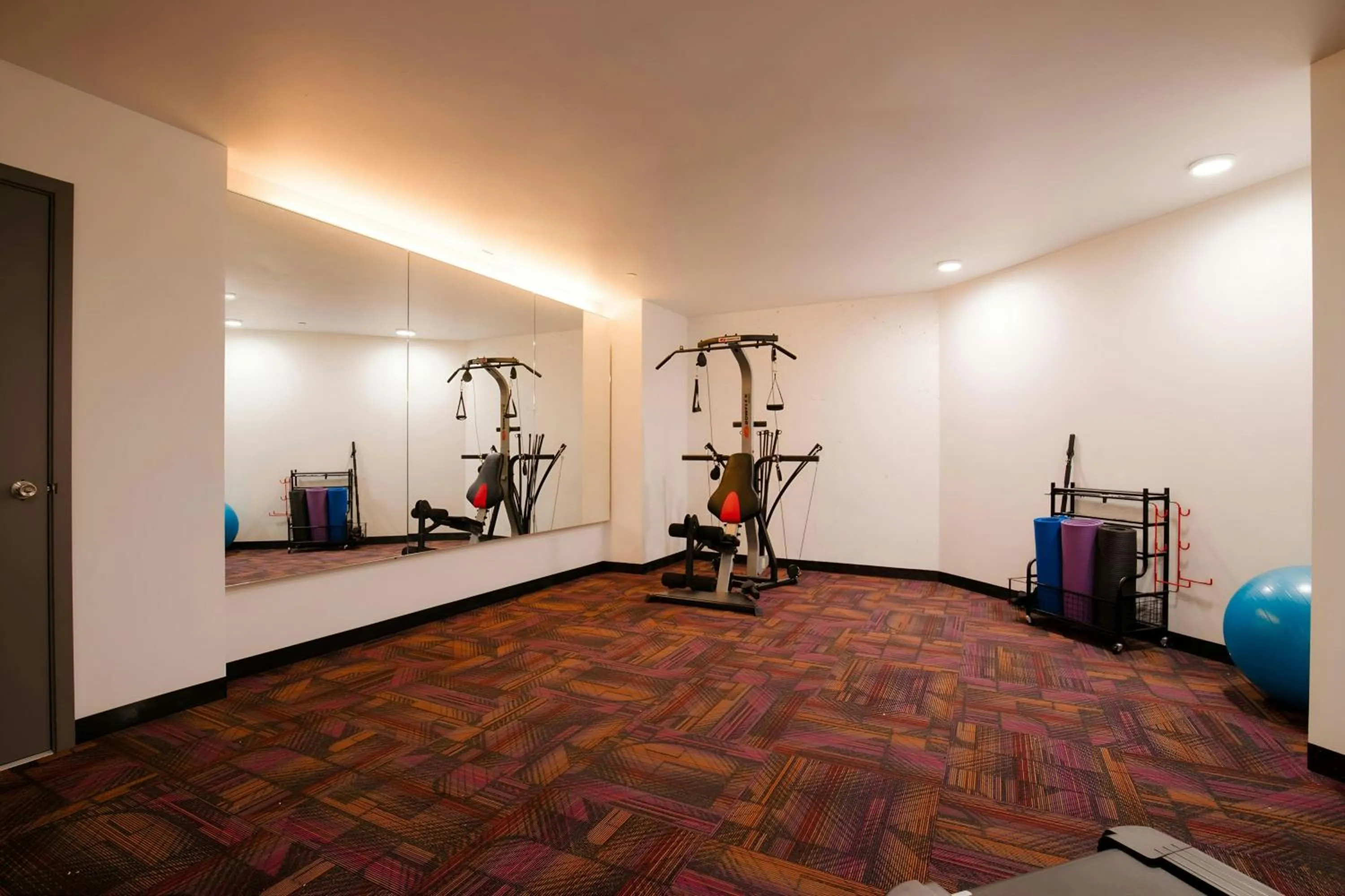 Fitness centre/facilities in Sonder by Marriott Bonvoy Pivot Apartments Capitol Hill