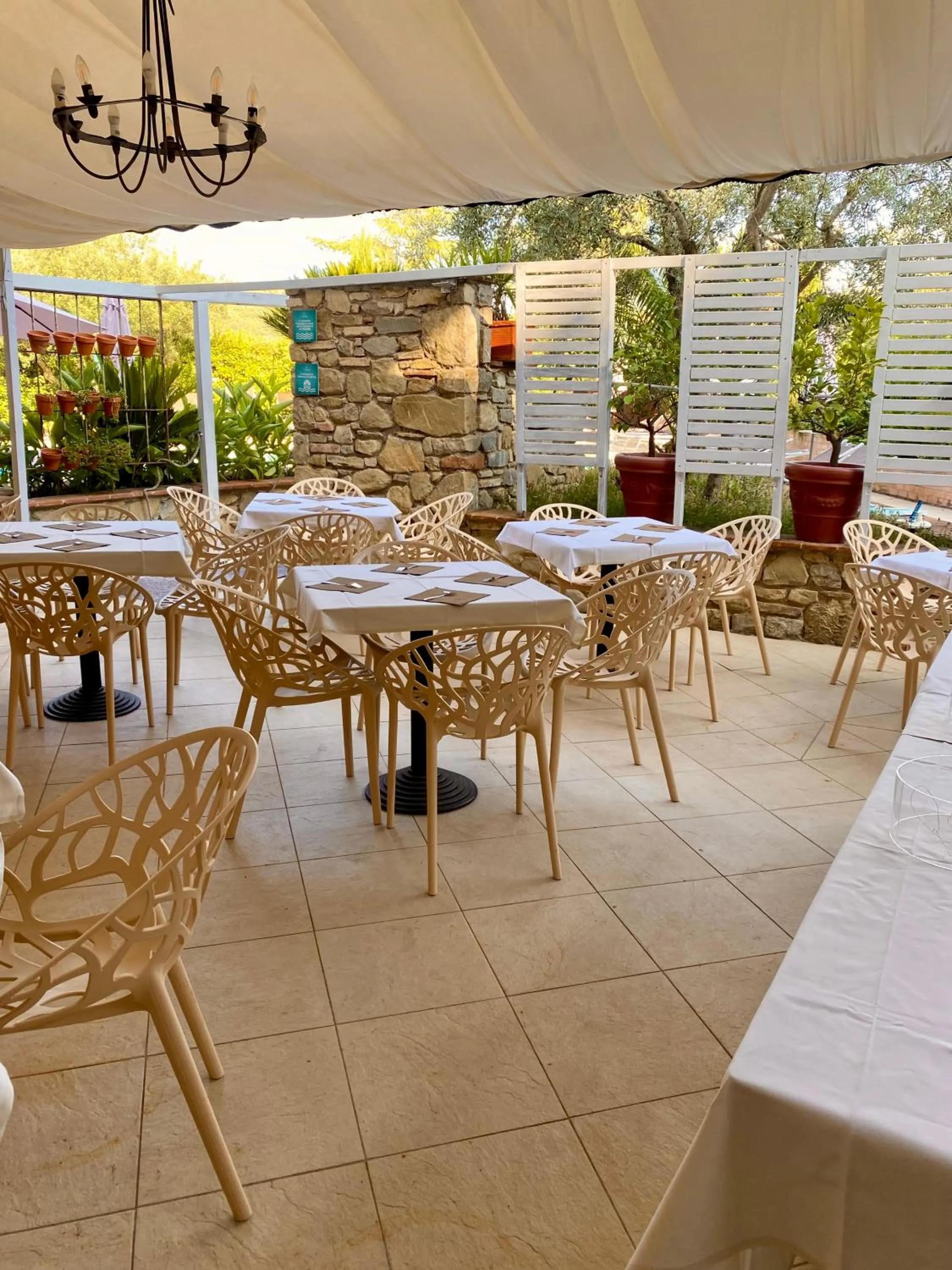 Patio in El Patio Hotel