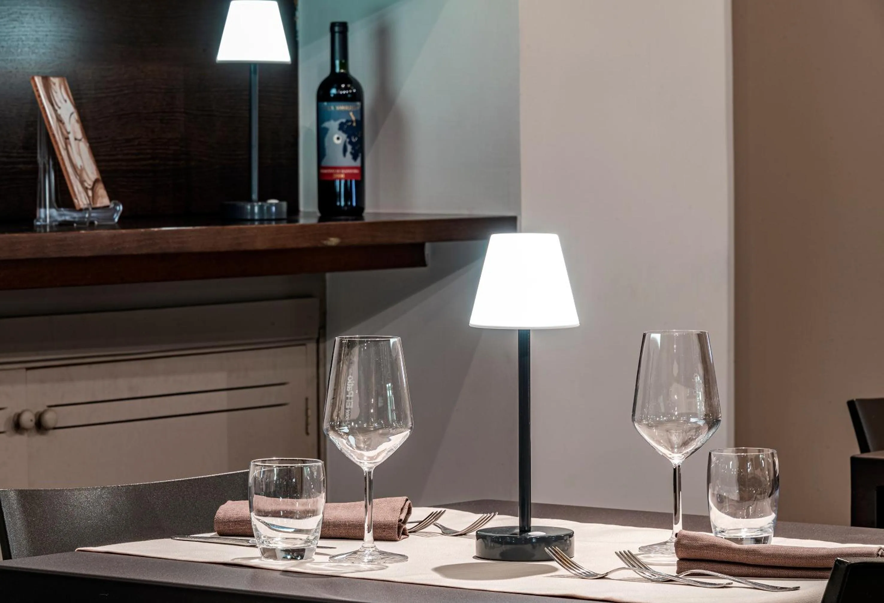 Restaurant/places to eat in El Patio Hotel