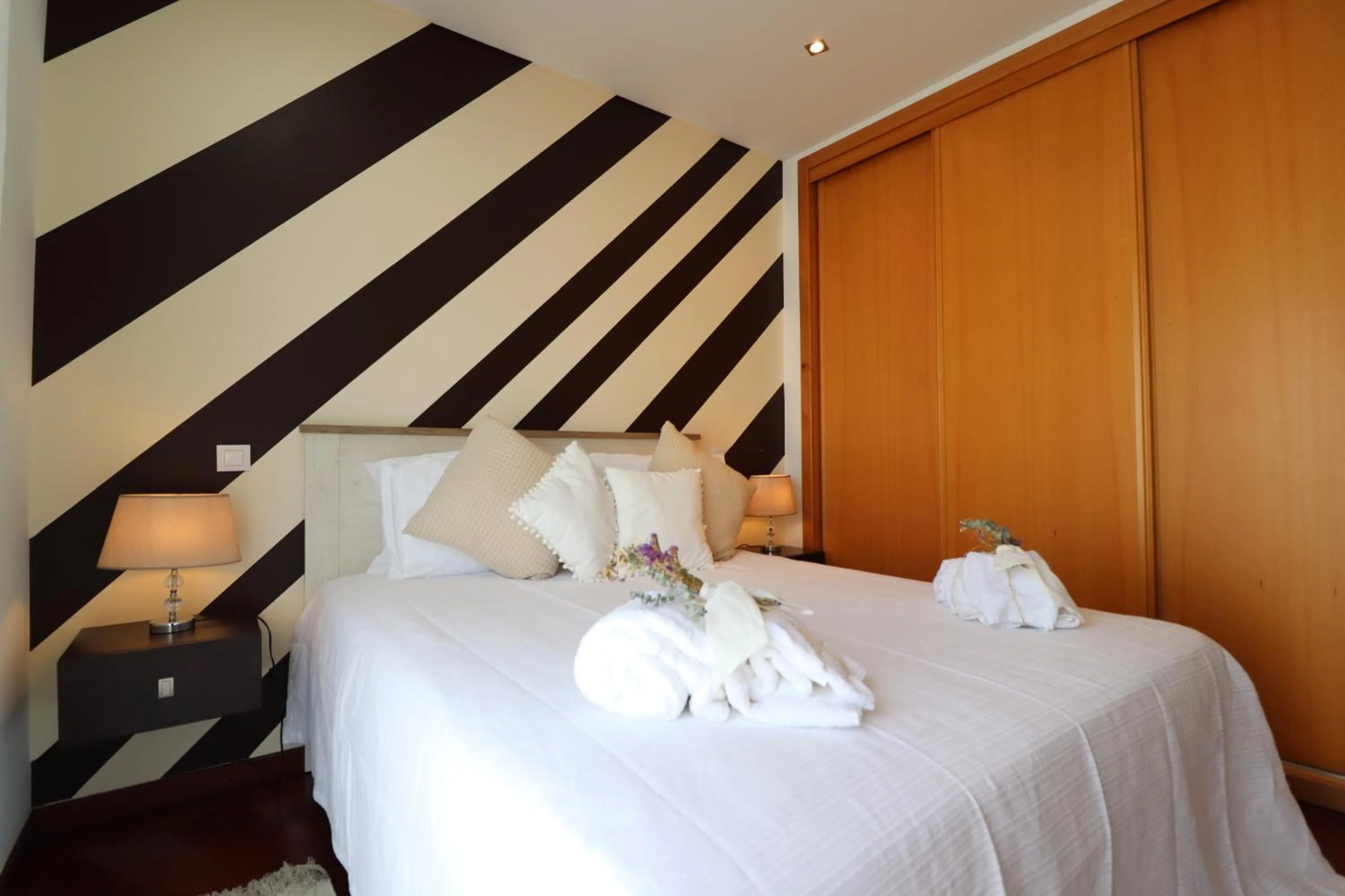 Bedroom, Bed in 3-Bed Townhouse with pool in Albufeira Balaia