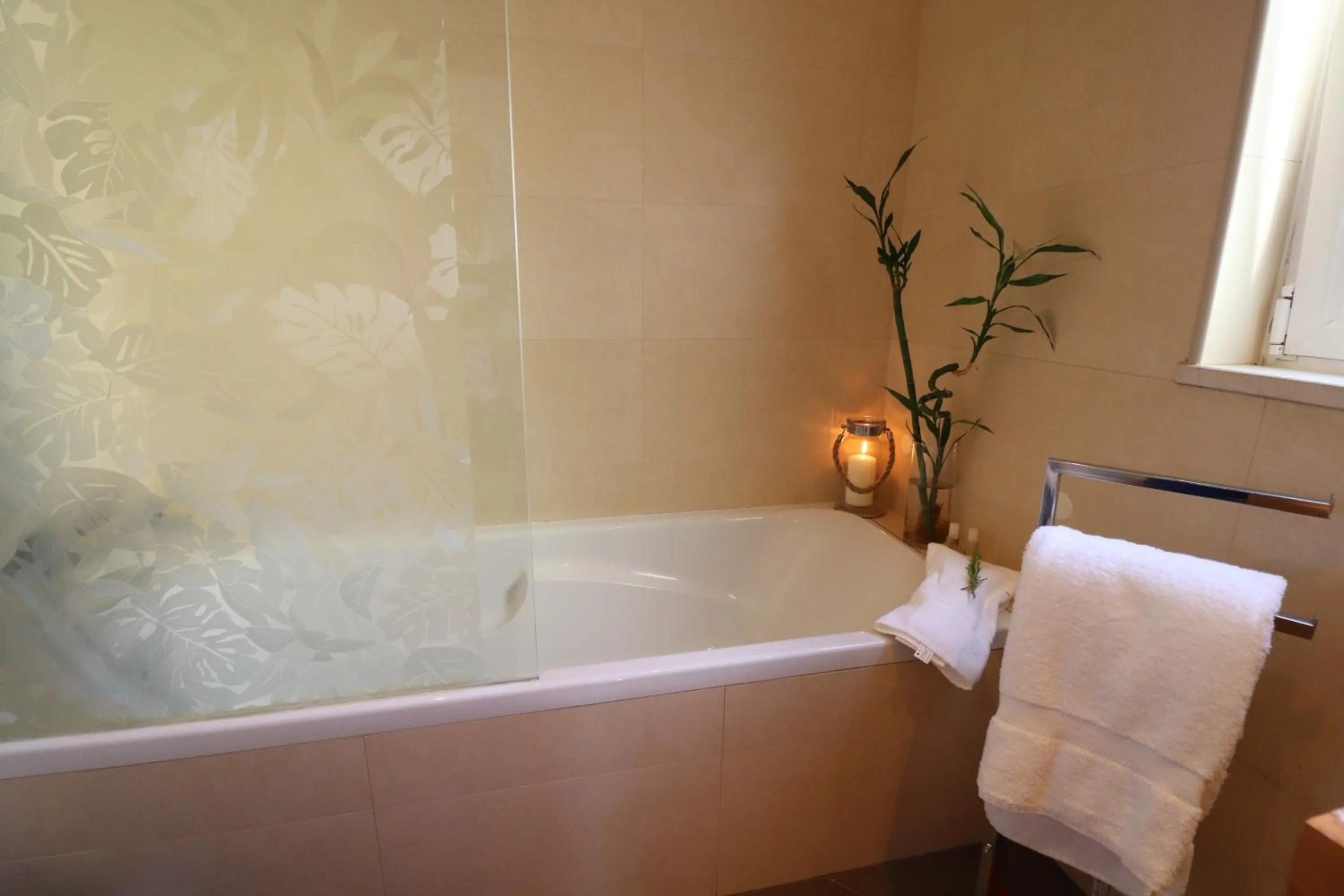 Bathroom in 3-Bed Townhouse with pool in Albufeira Balaia