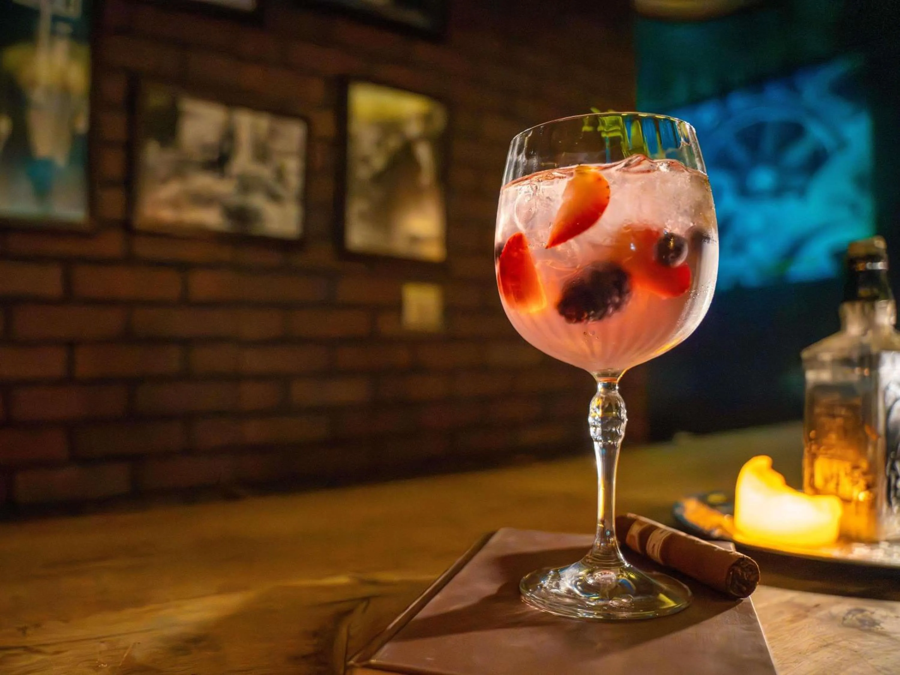 Lounge or bar in Novotel Fujairah