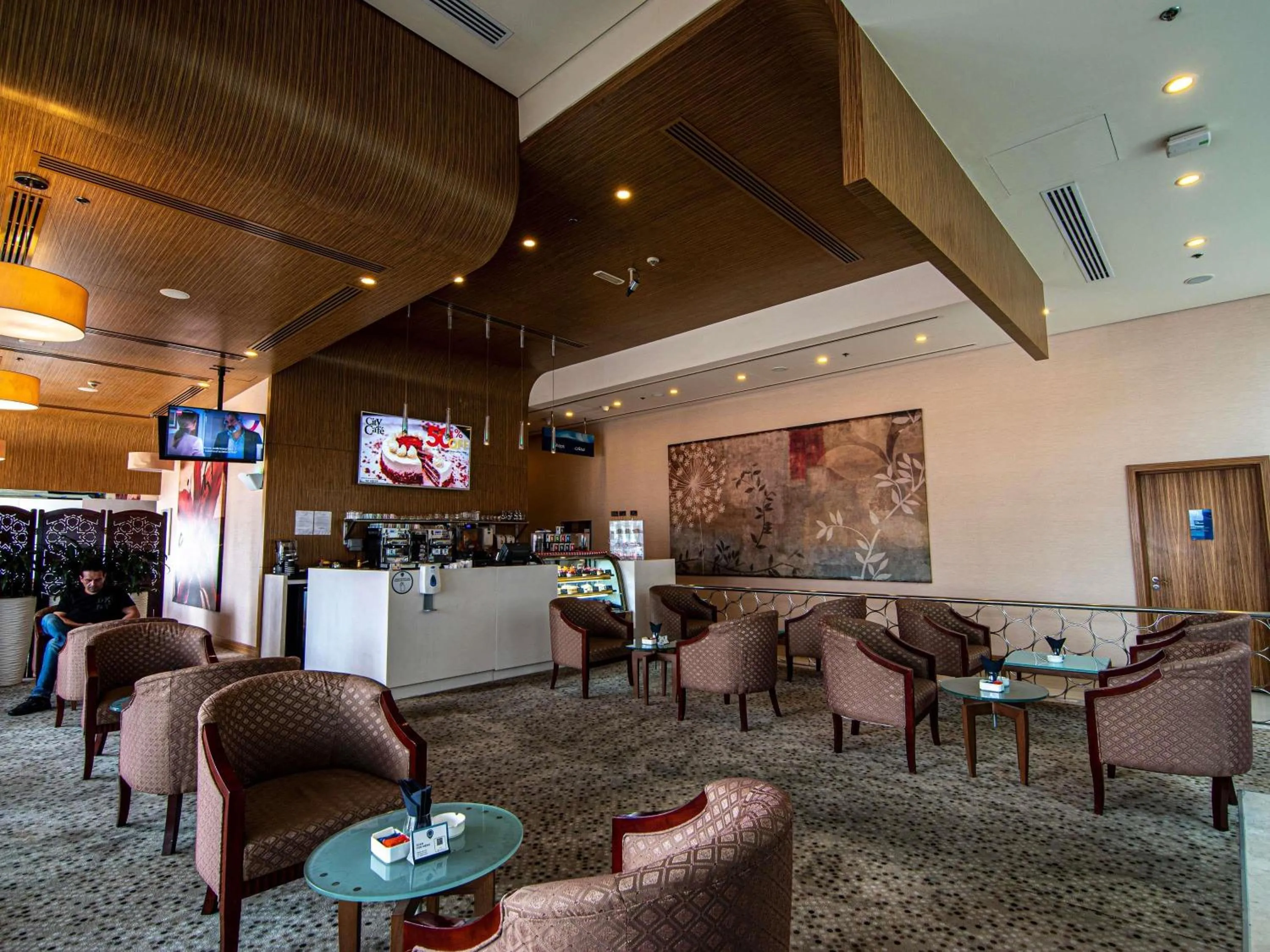 Restaurant/places to eat in Novotel Fujairah