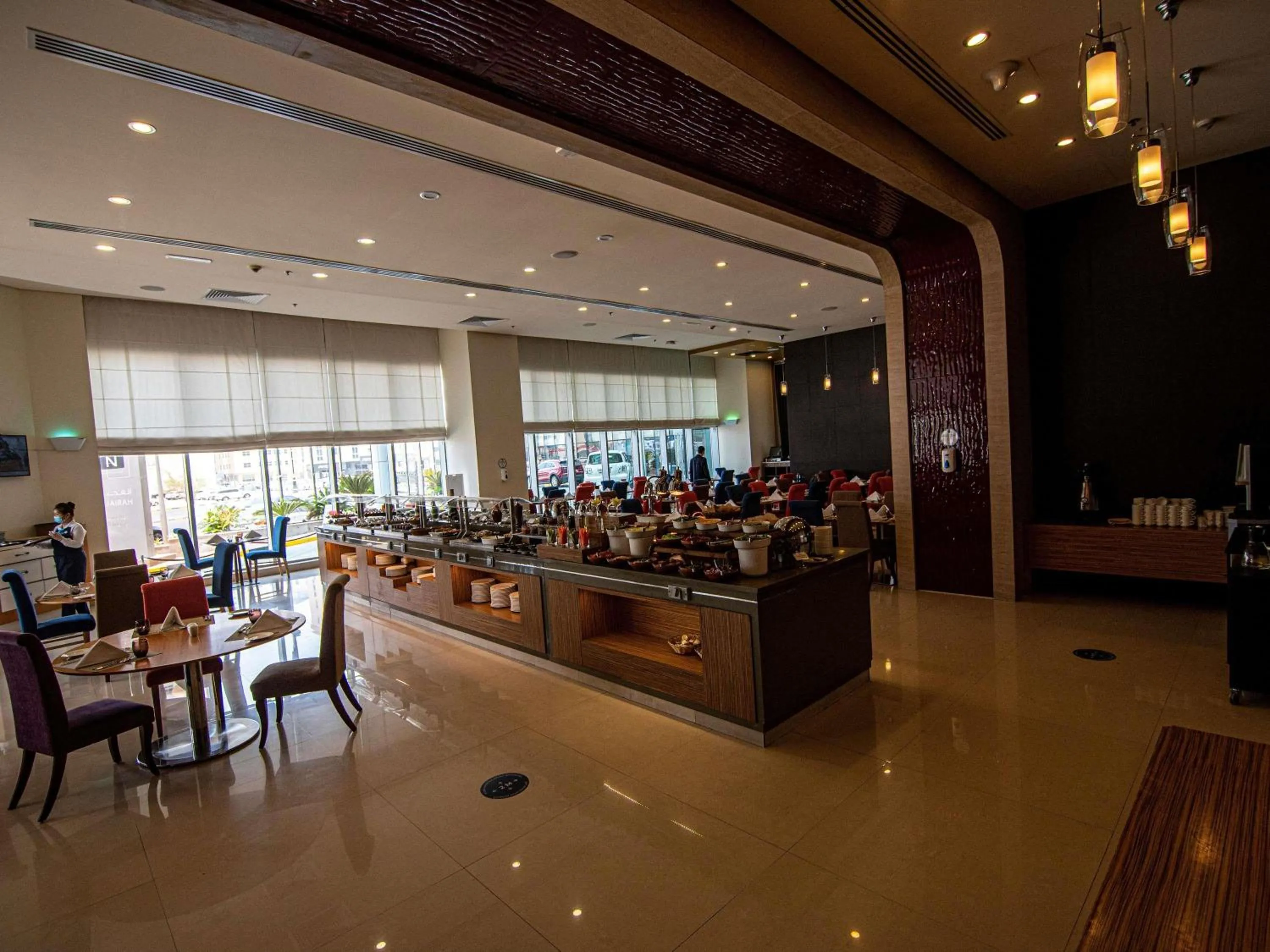 Restaurant/places to eat in Novotel Fujairah