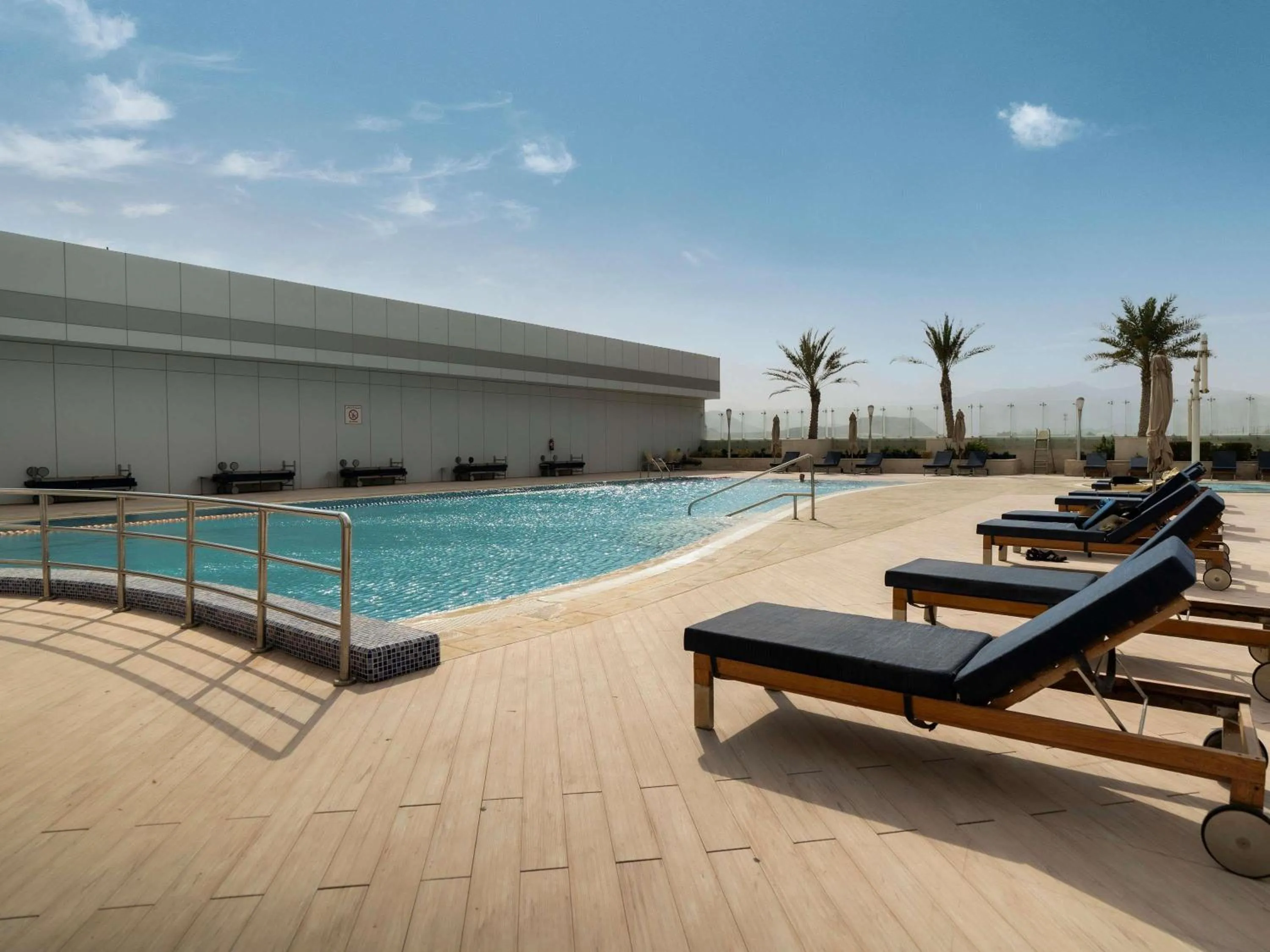 Lounge or bar in Novotel Fujairah