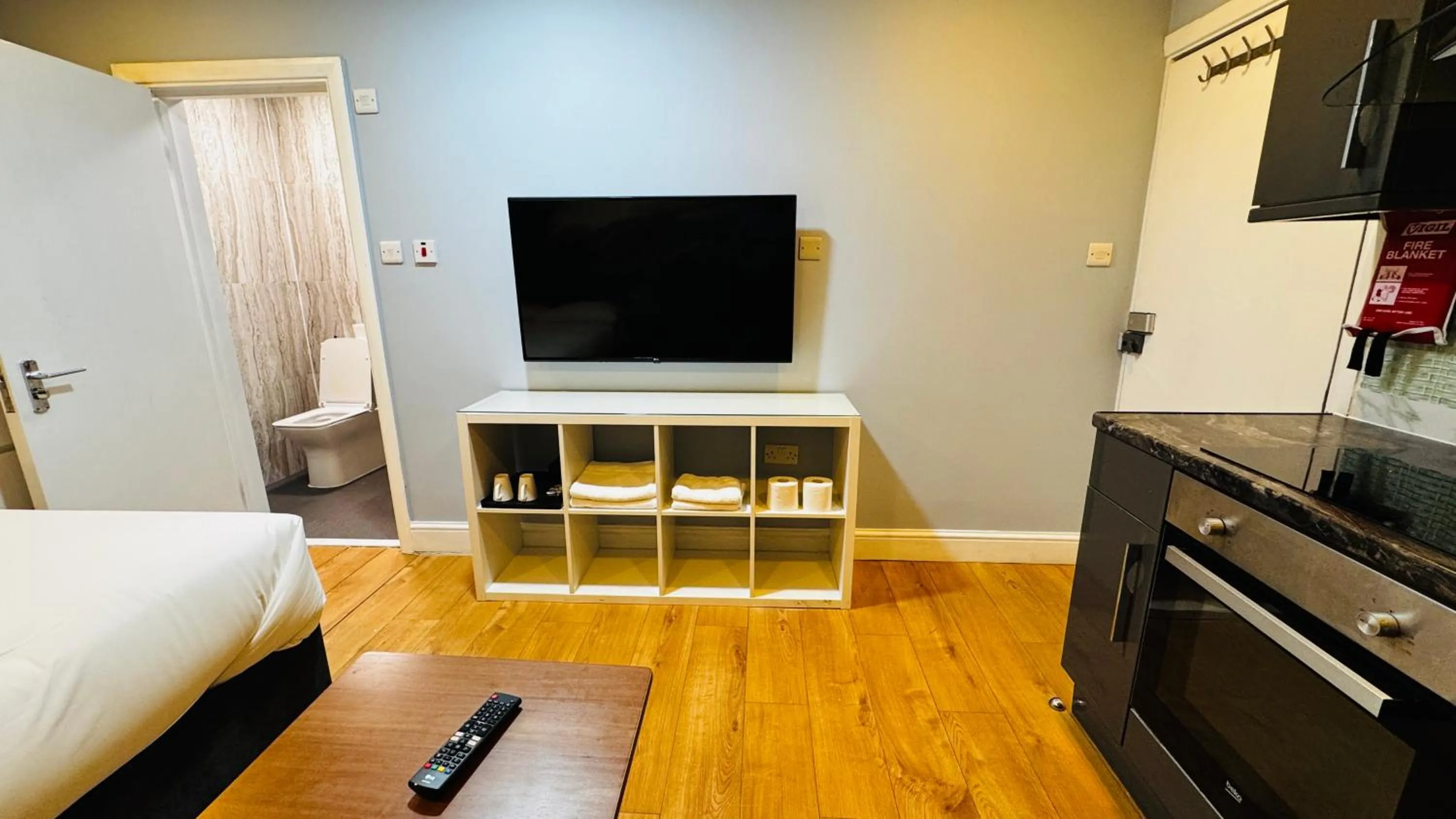 TV and multimedia, Bed in Private Boutique Apartments London