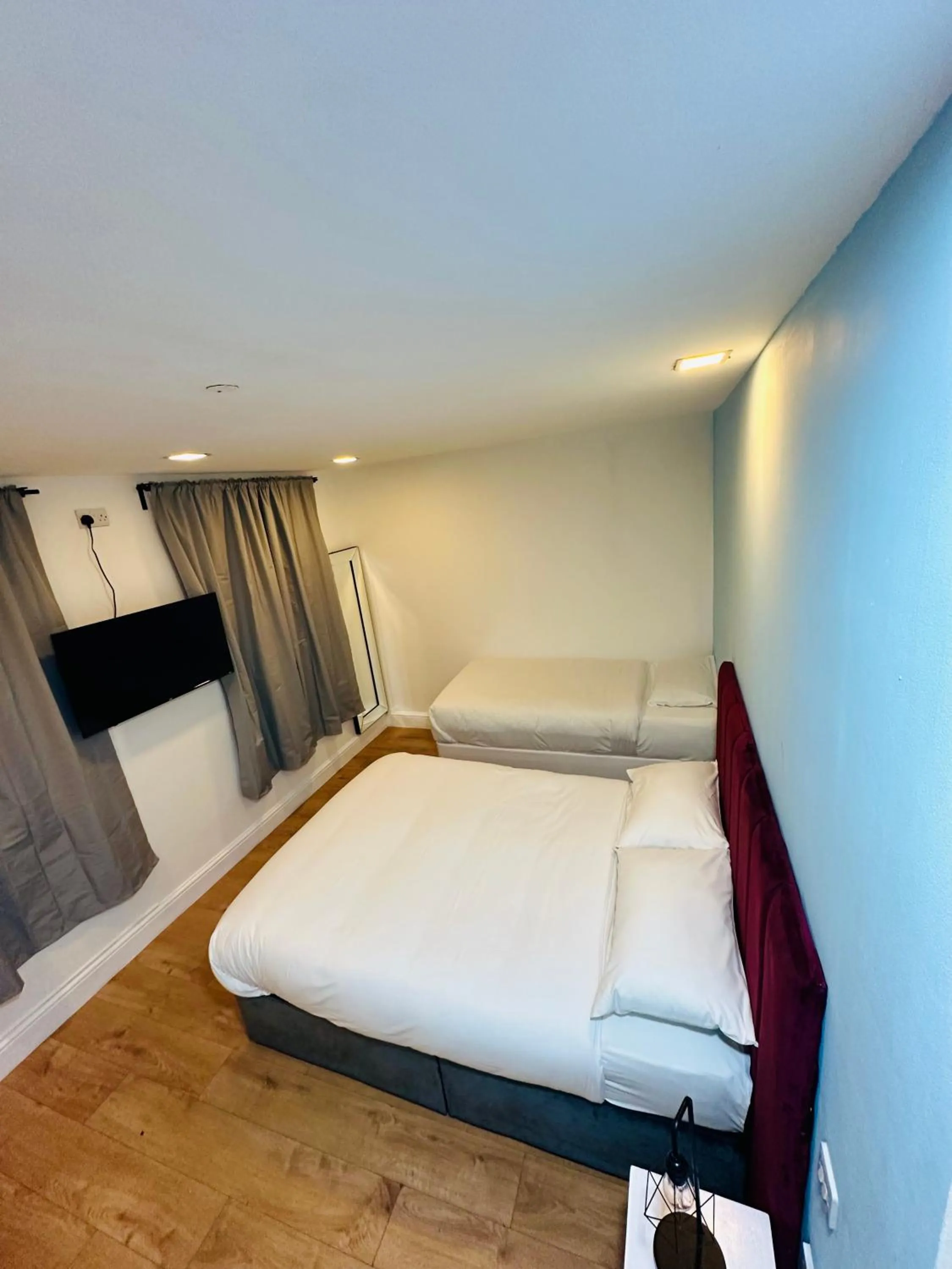 Photo of the whole room, Bed in Private Boutique Apartments London