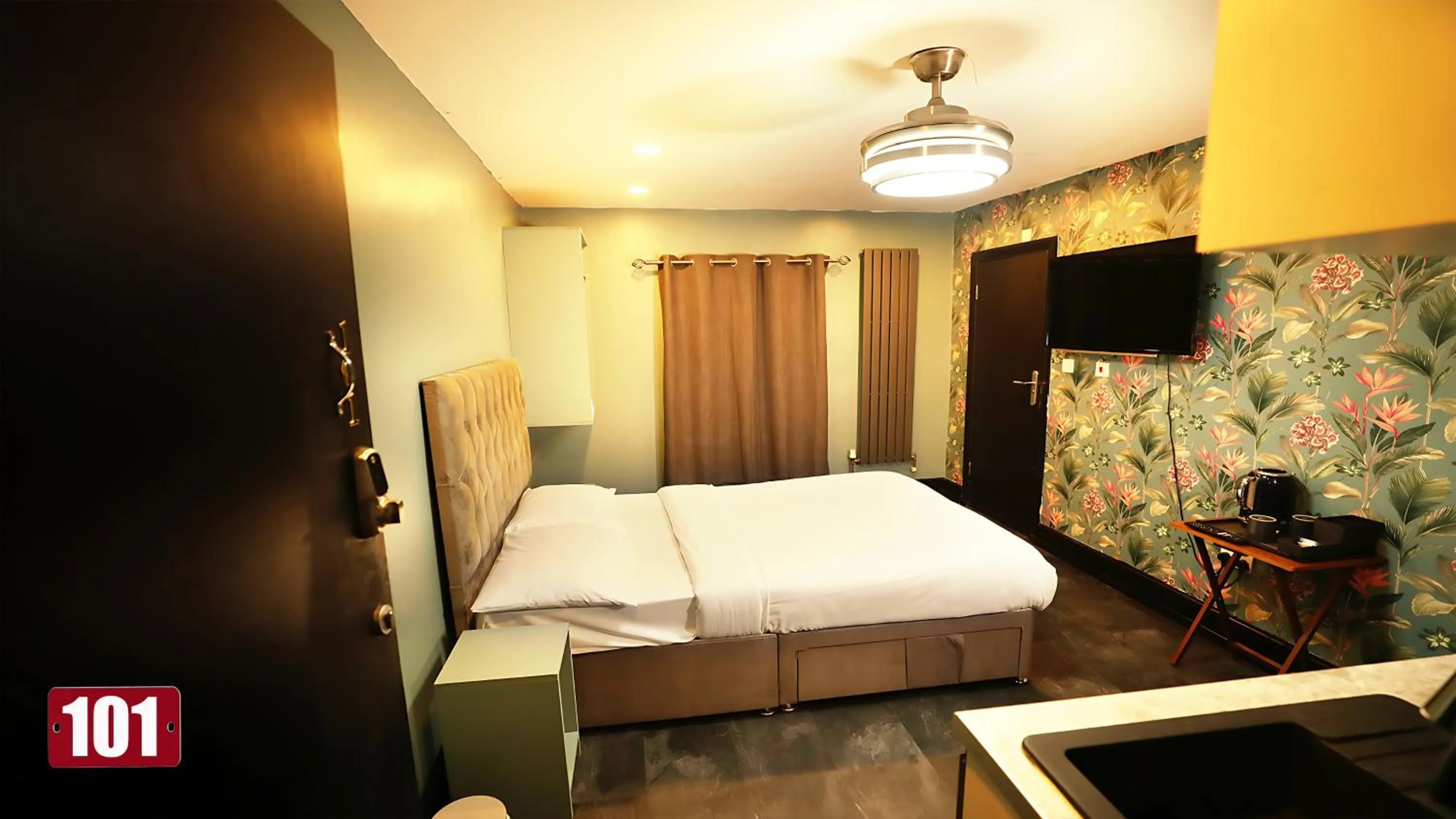 Bed in Private Boutique Apartments London