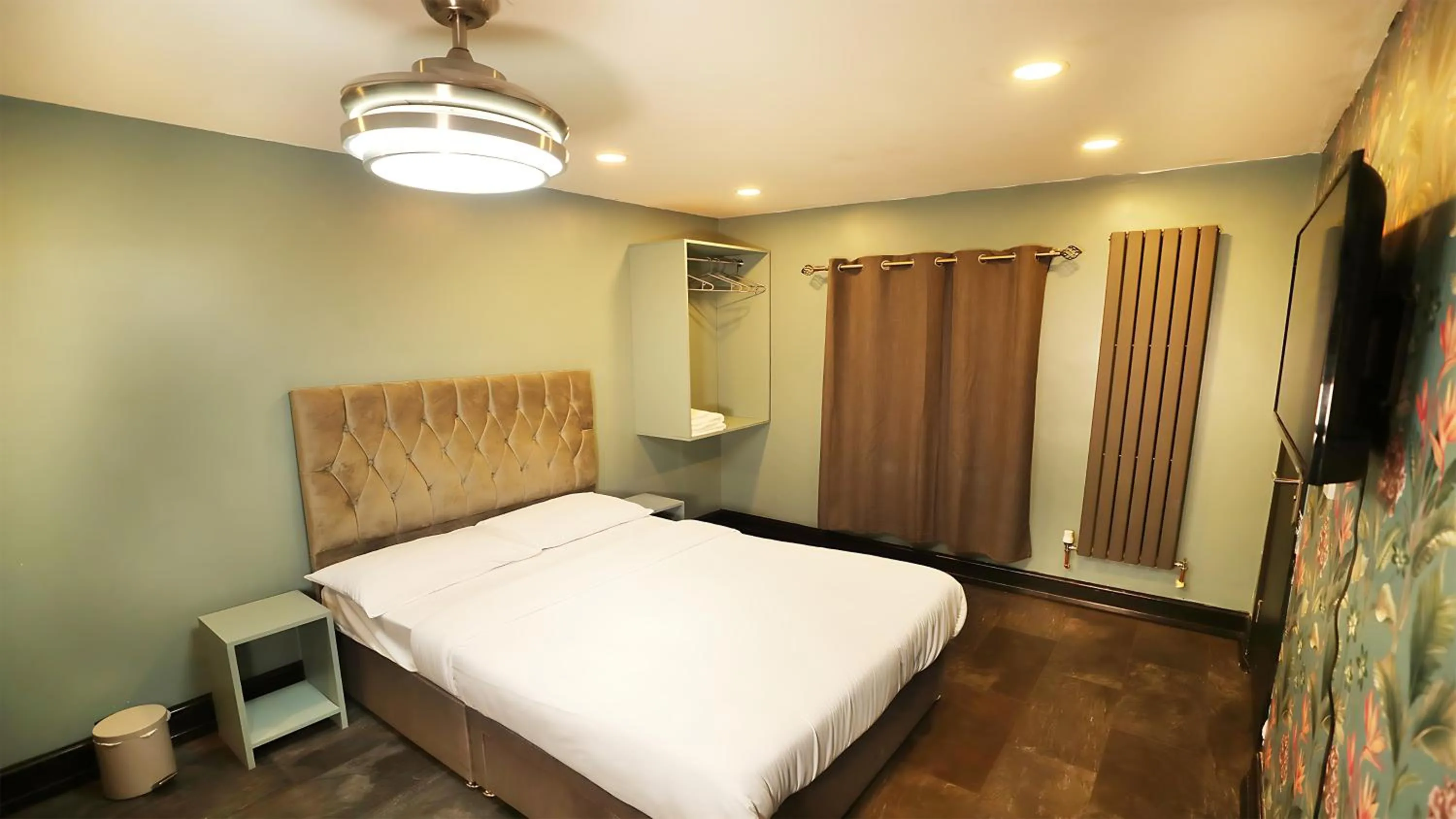 Bed in Private Boutique Apartments London