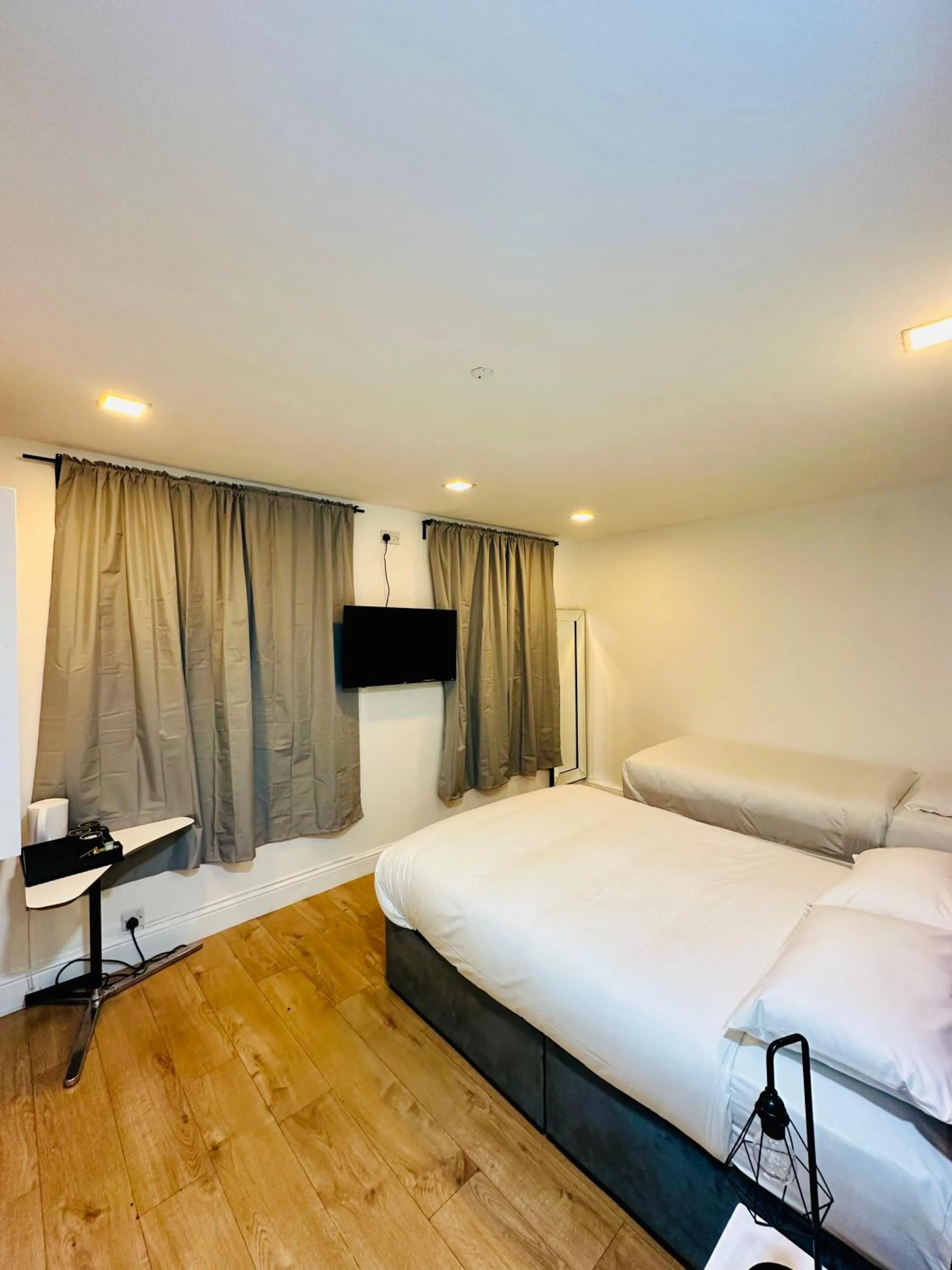 Bed in Private Boutique Apartments London