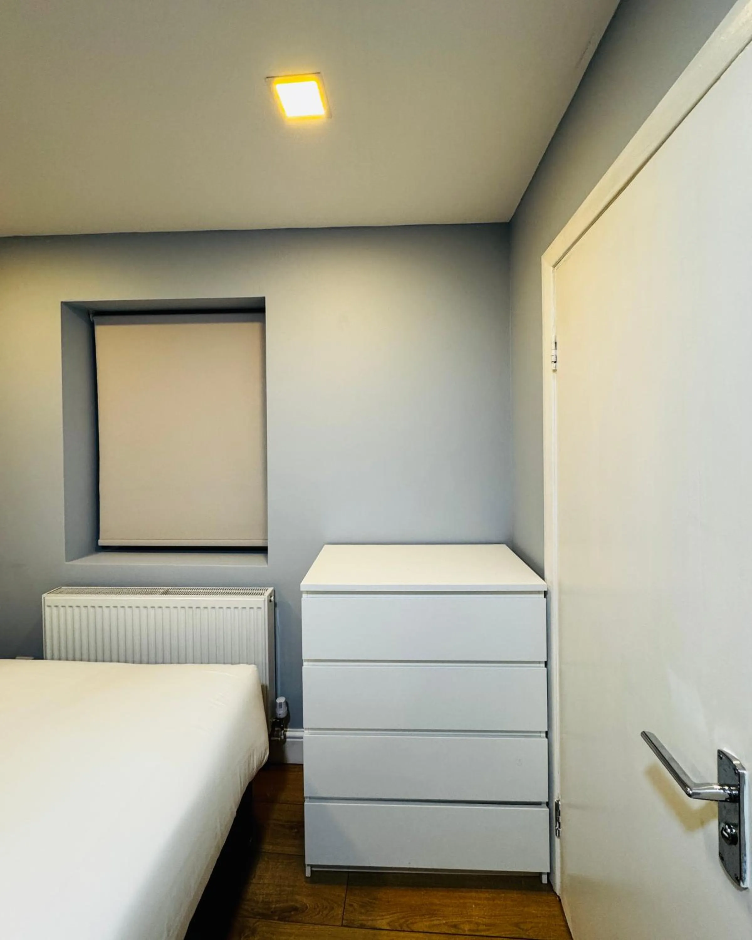 wardrobe, Bed in Private Boutique Apartments London