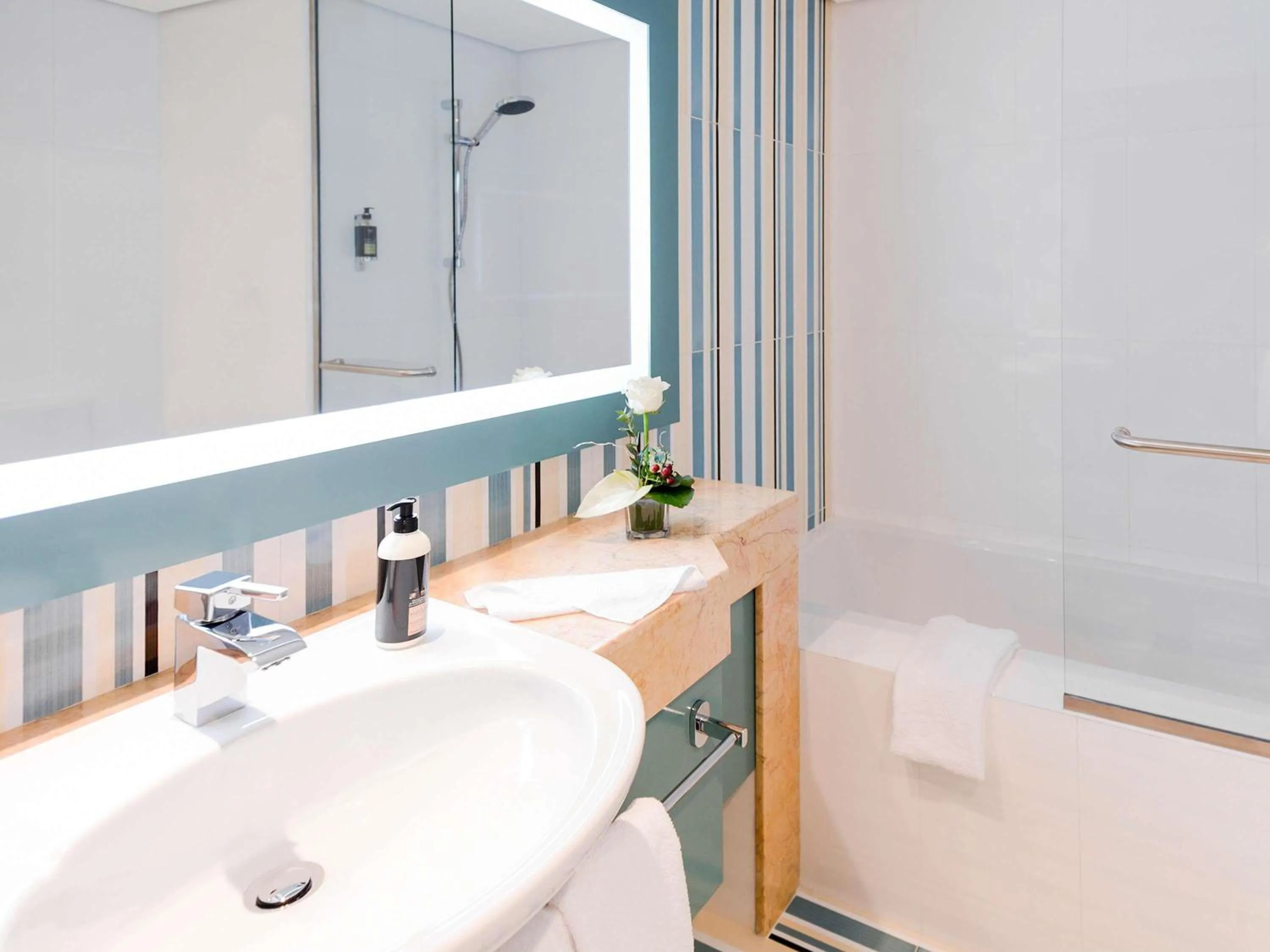 Bedroom in Aparthotel Adagio Fujairah