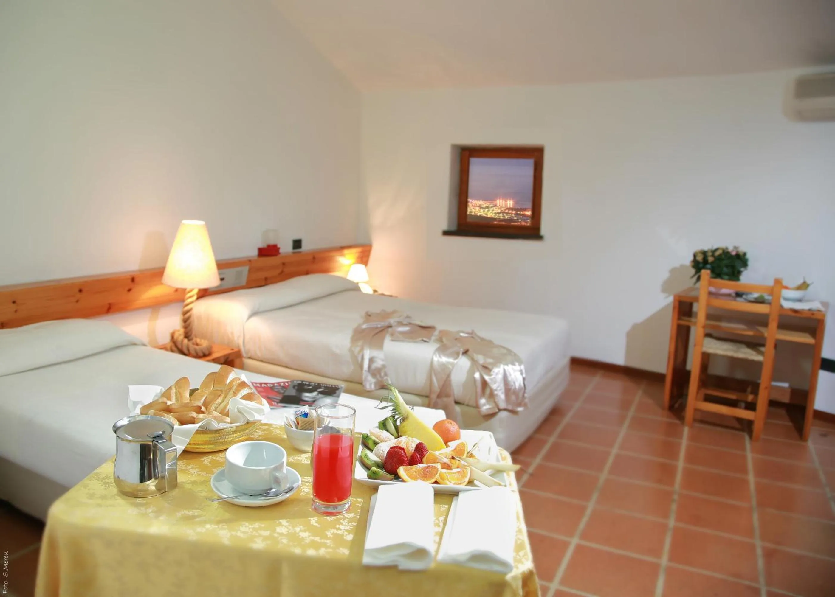 Bedroom, Bed in Hotel Pop