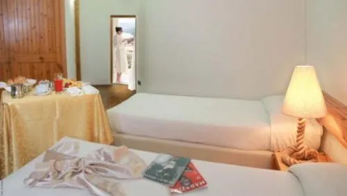 Bedroom, Bed in Hotel Pop