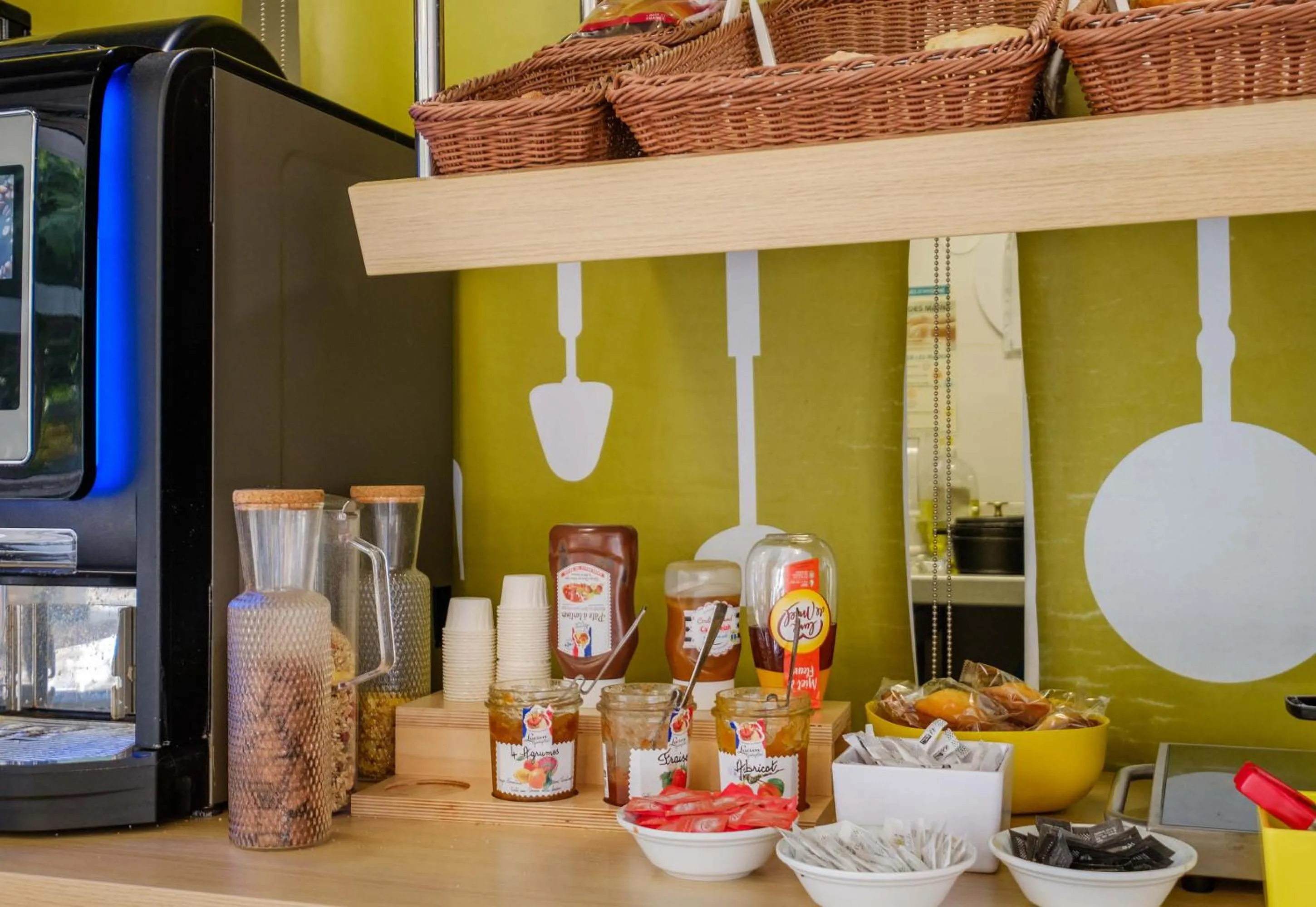 Breakfast in B&B HOTEL Antibes Sophia Antipolis