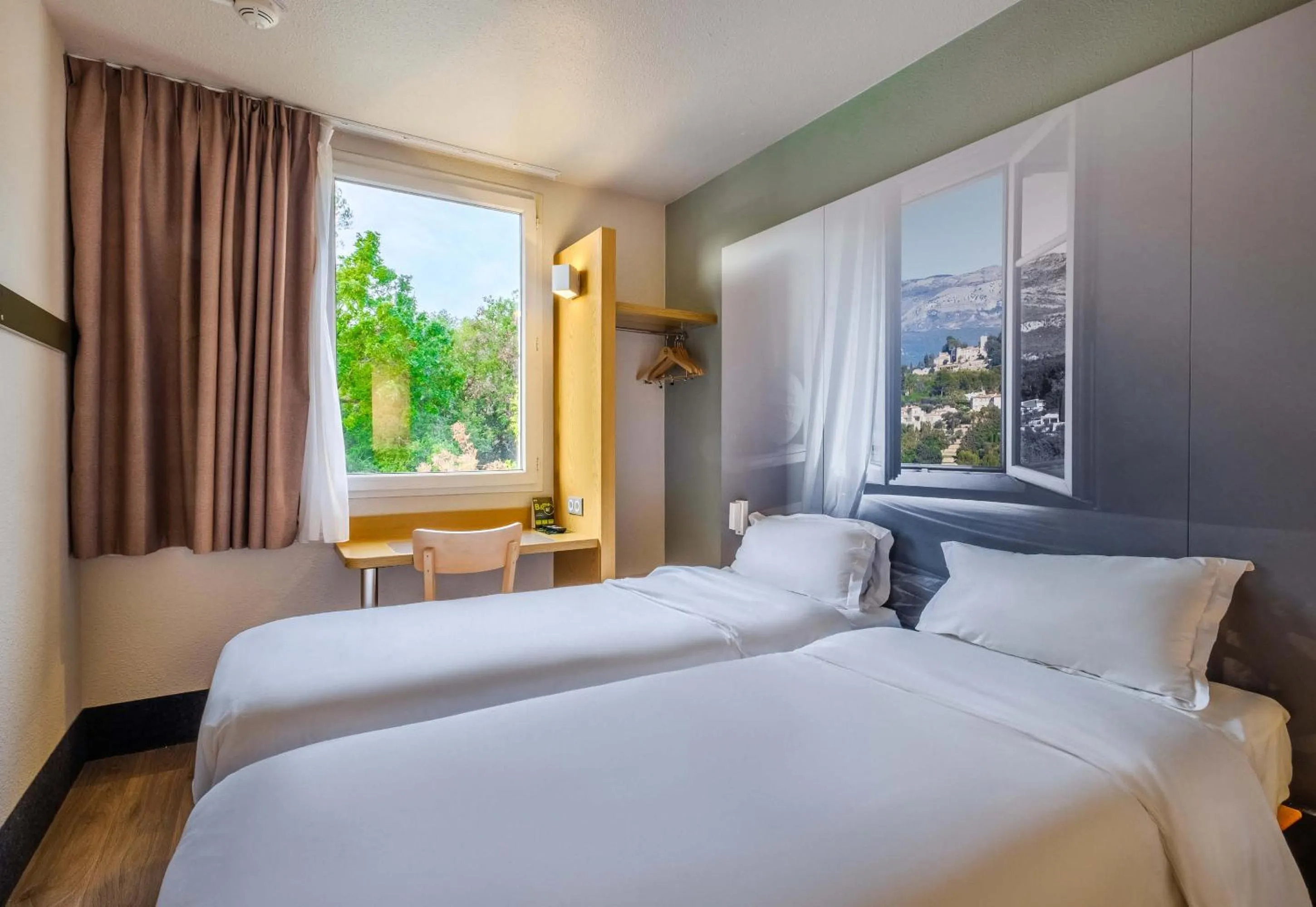 Bedroom, Bed in B&B HOTEL Antibes Sophia Antipolis