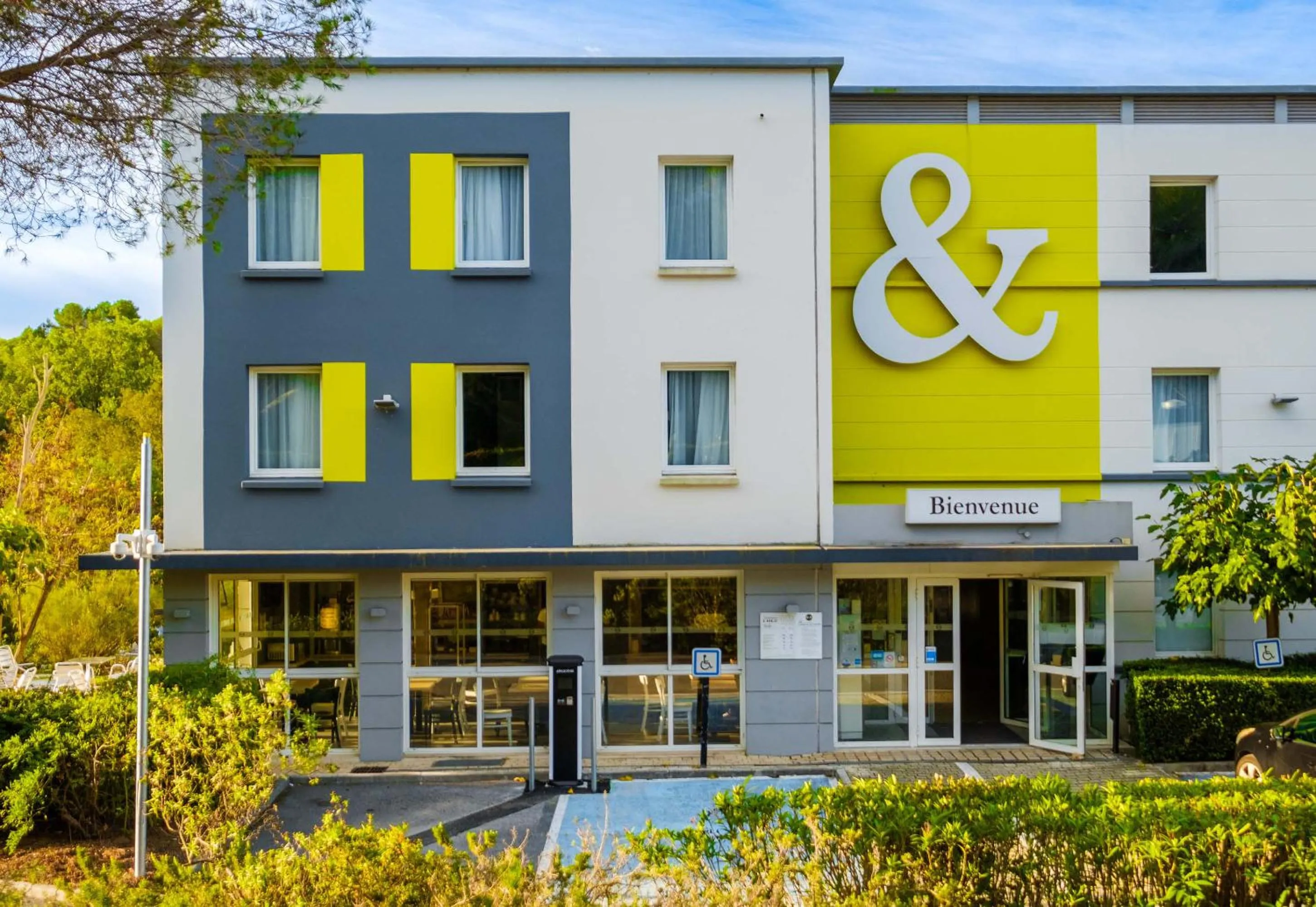 Property building in B&B HOTEL Antibes Sophia Antipolis