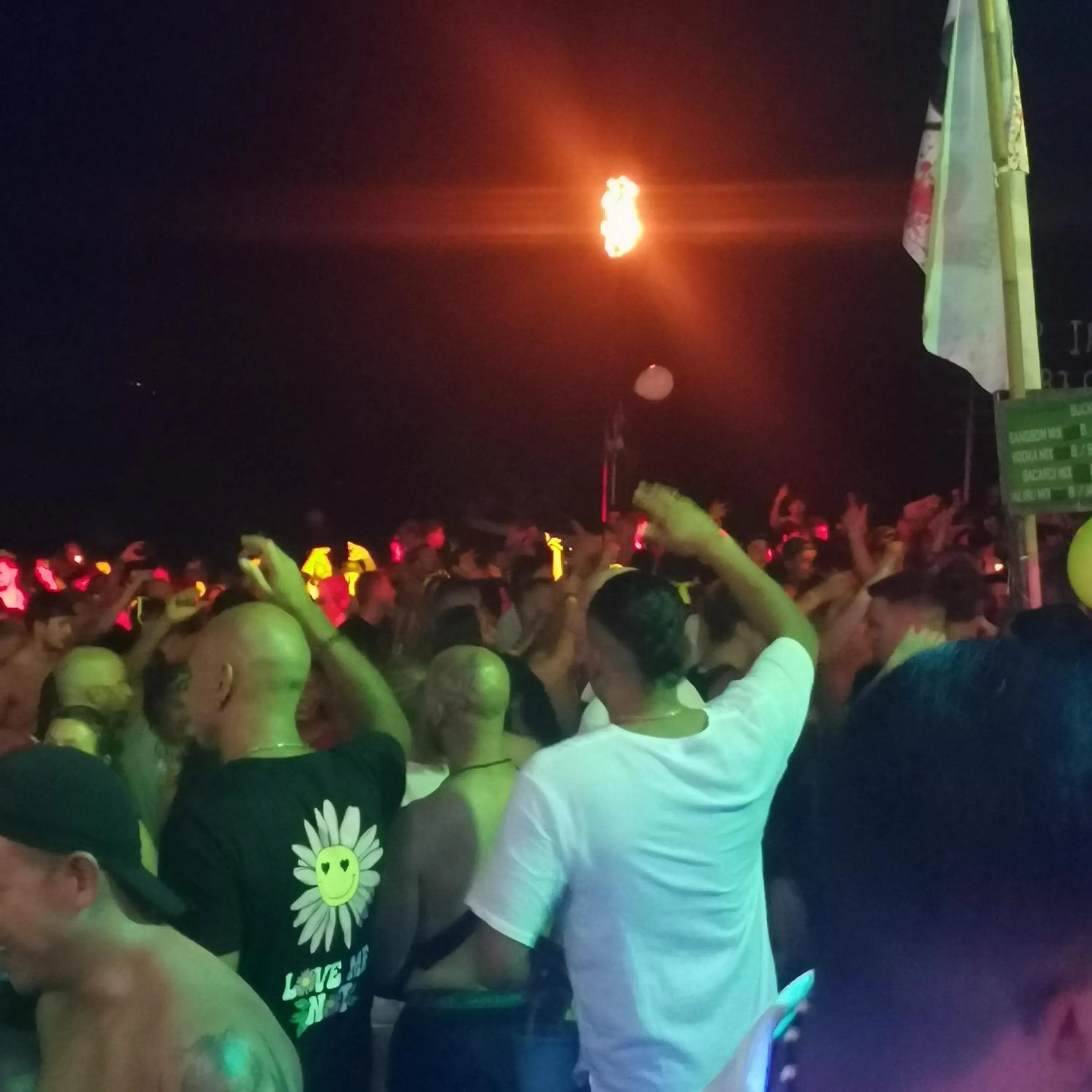 People in Haadrin village Fullmoon