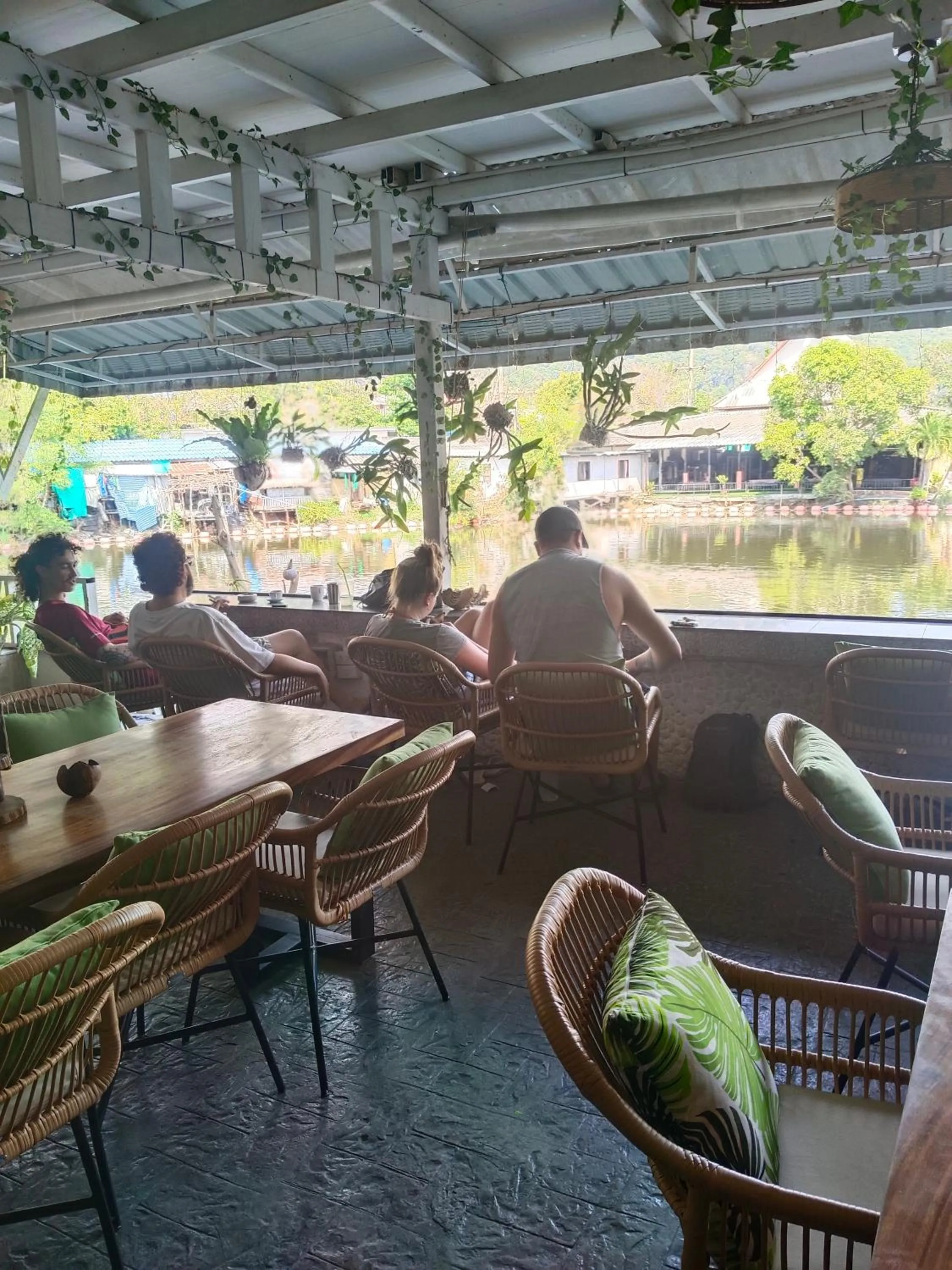 Living room in Haadrin village Fullmoon