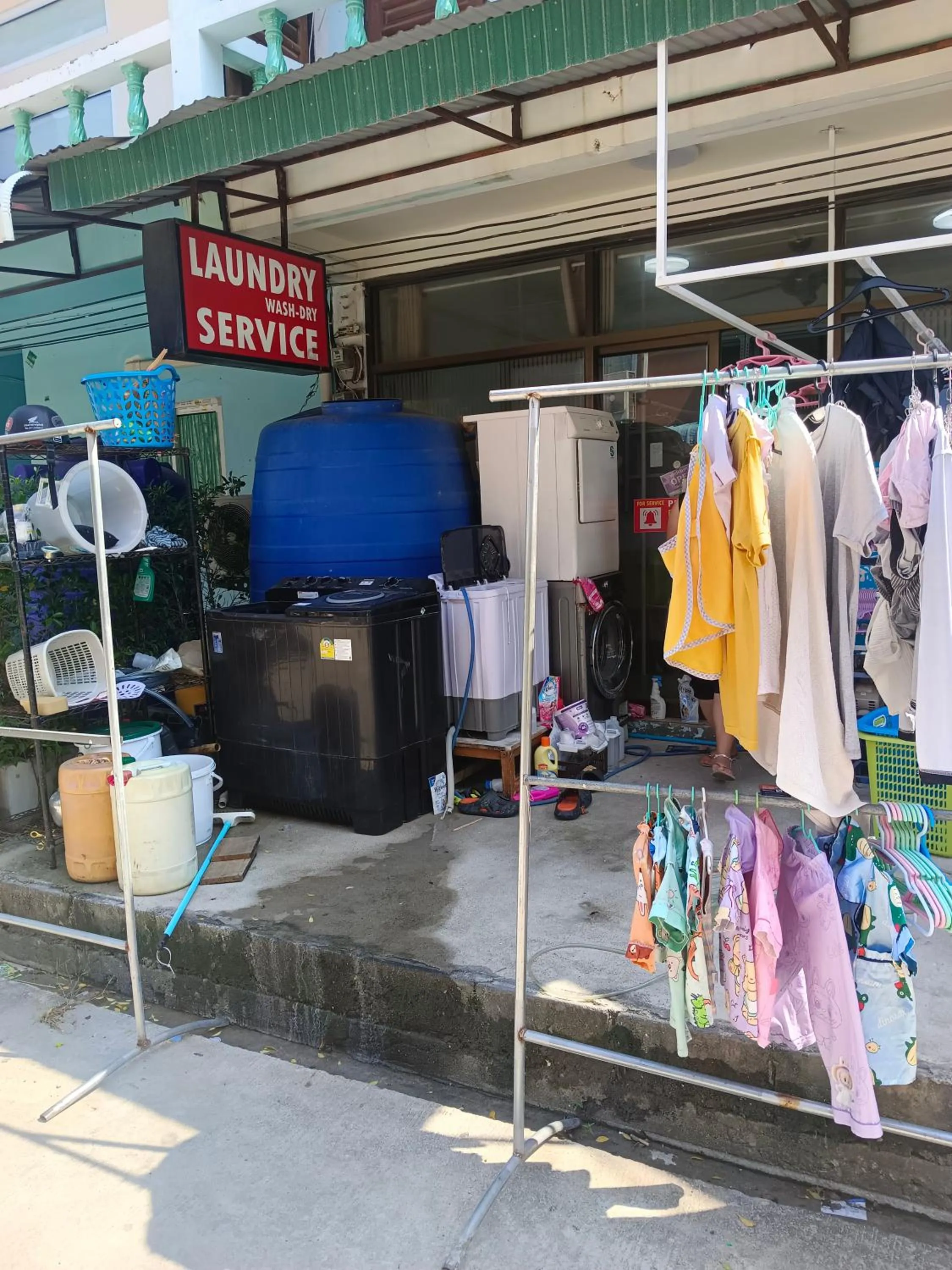 washing machine in Haadrin village Fullmoon