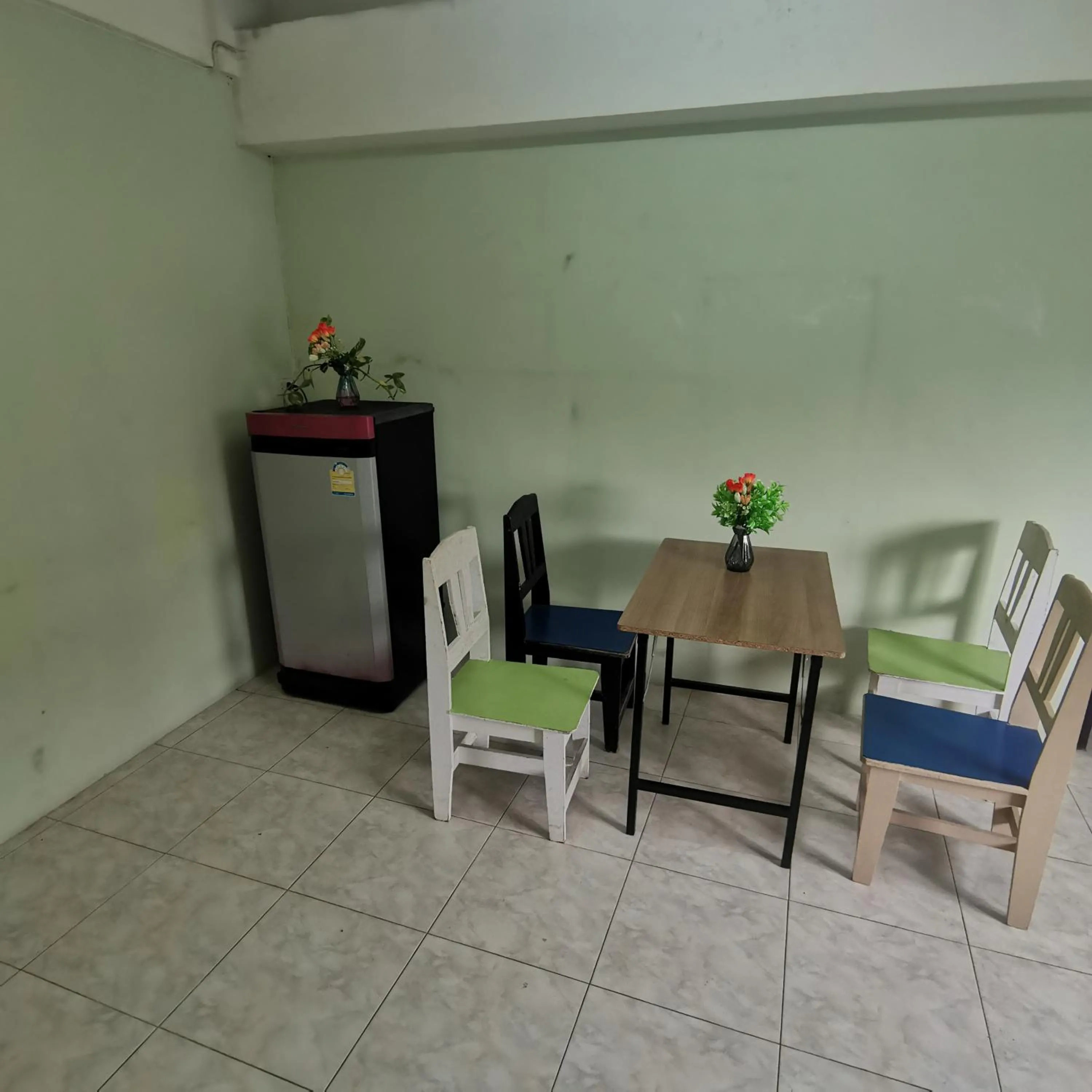 Living room in Haadrin village Fullmoon