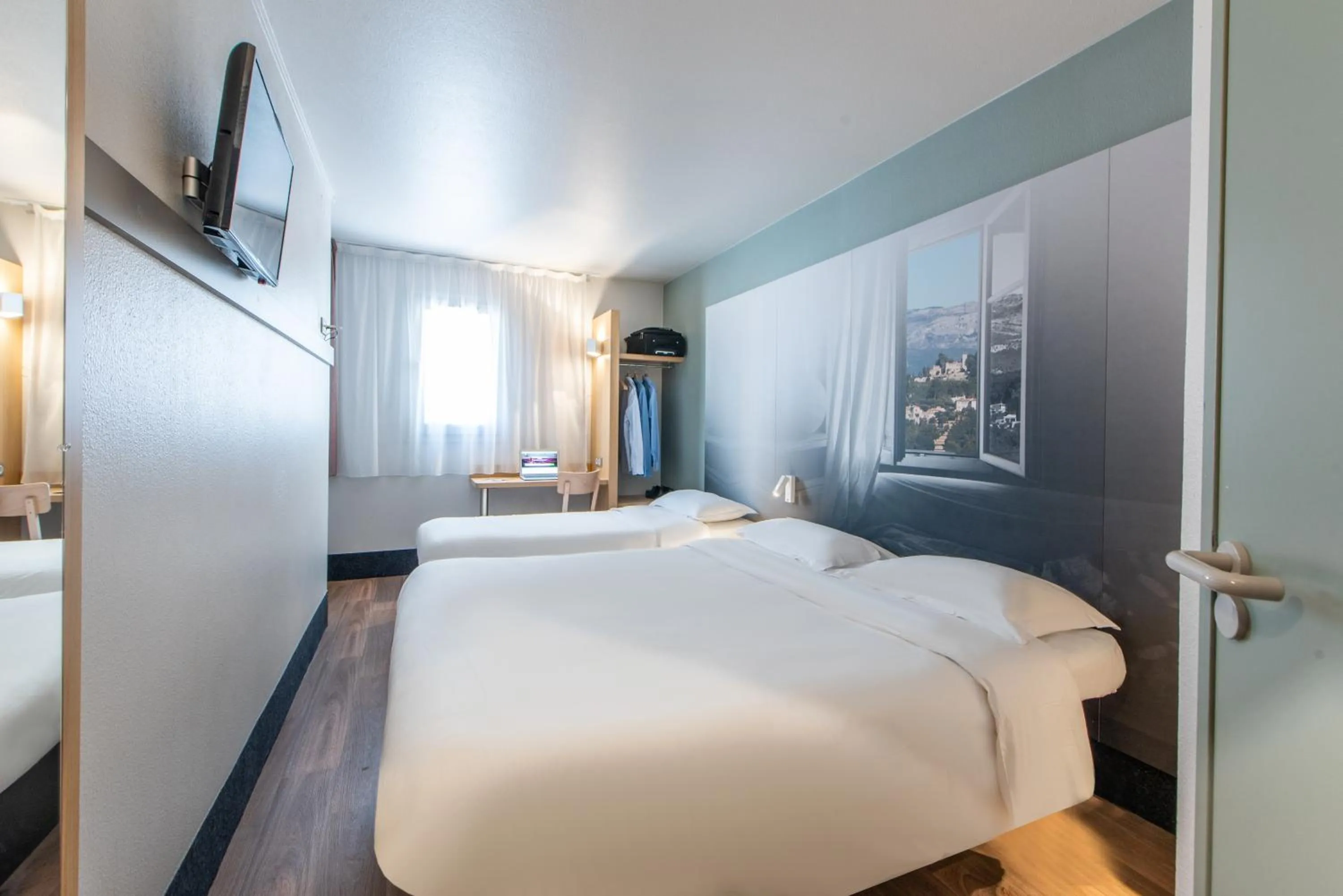 Bedroom, Bed in B&B HOTEL Antibes Sophia Le Relais