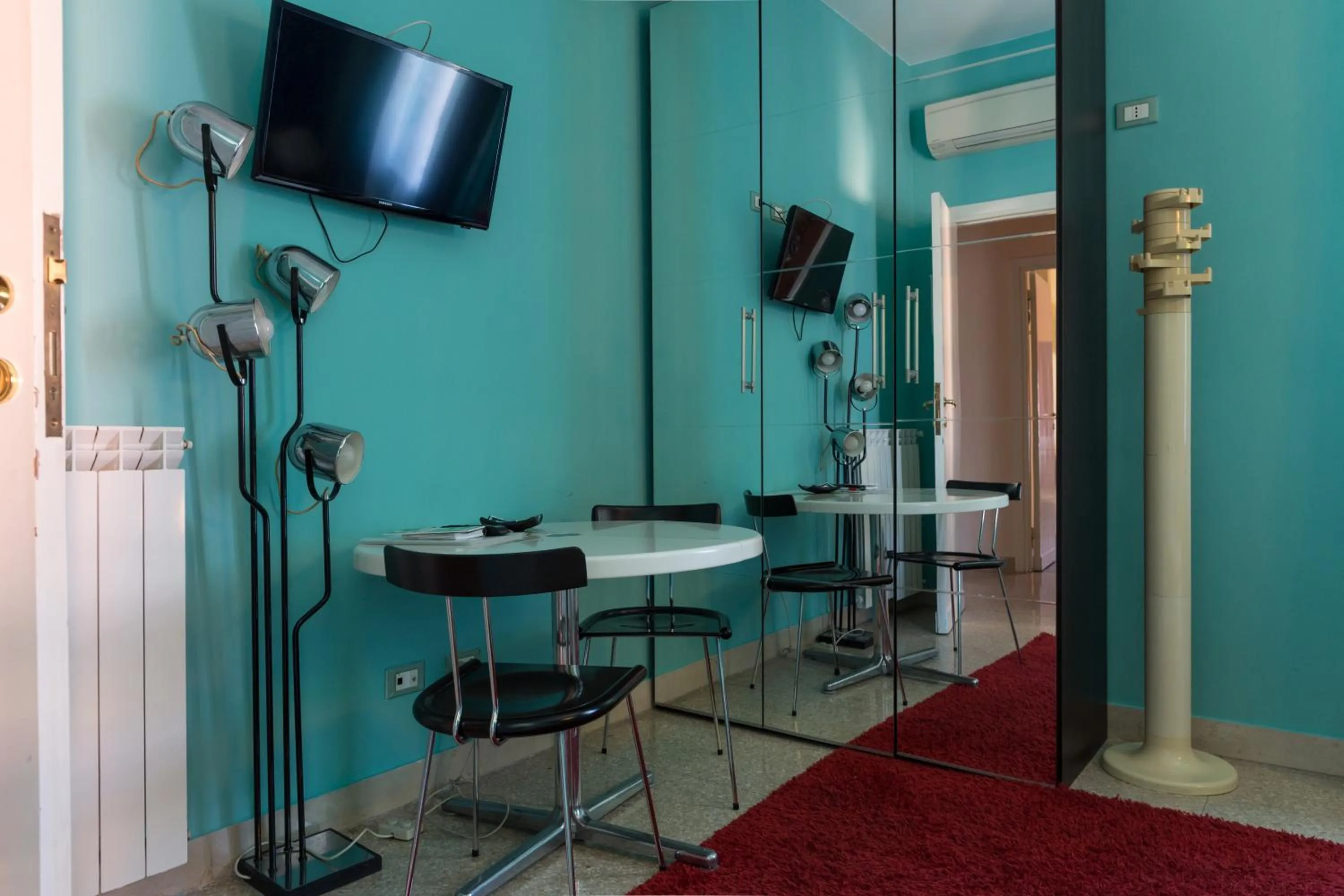 TV and multimedia in B&B Anni 50