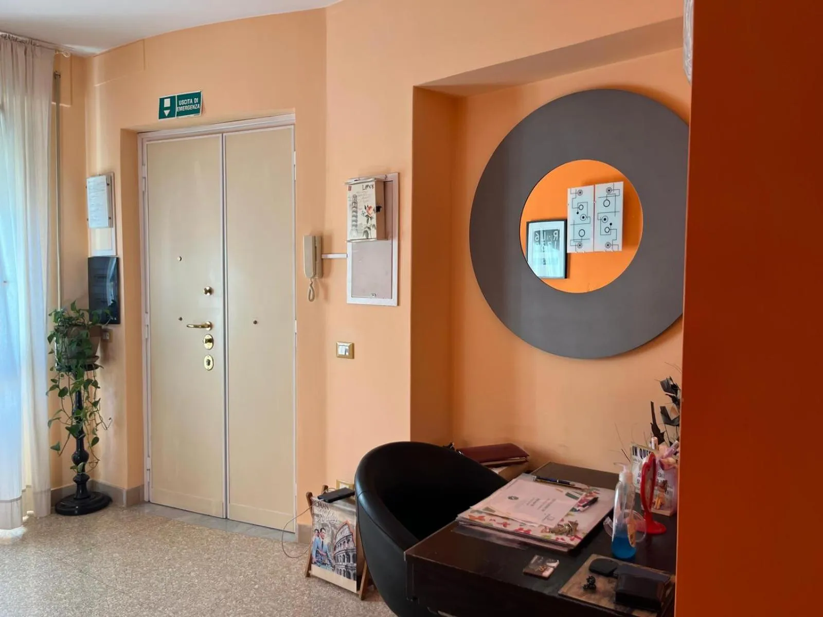 Decorative detail in B&B Anni 50