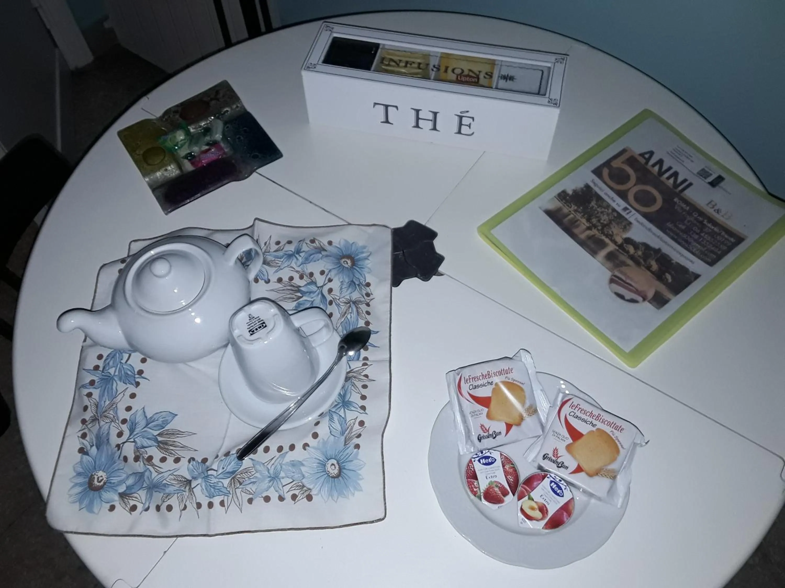 Coffee/tea facilities in B&B Anni 50