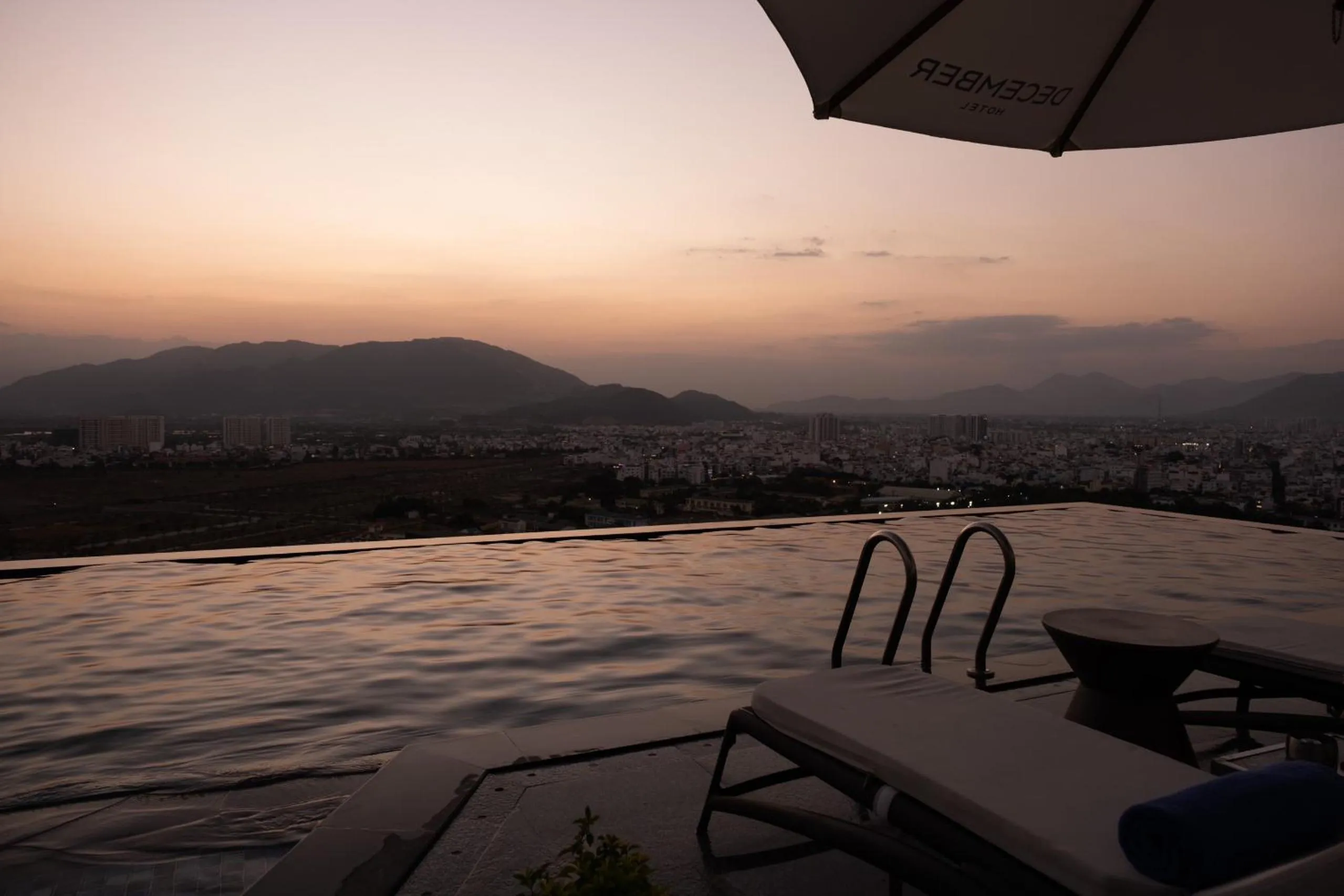 Mountain view in December Hotel