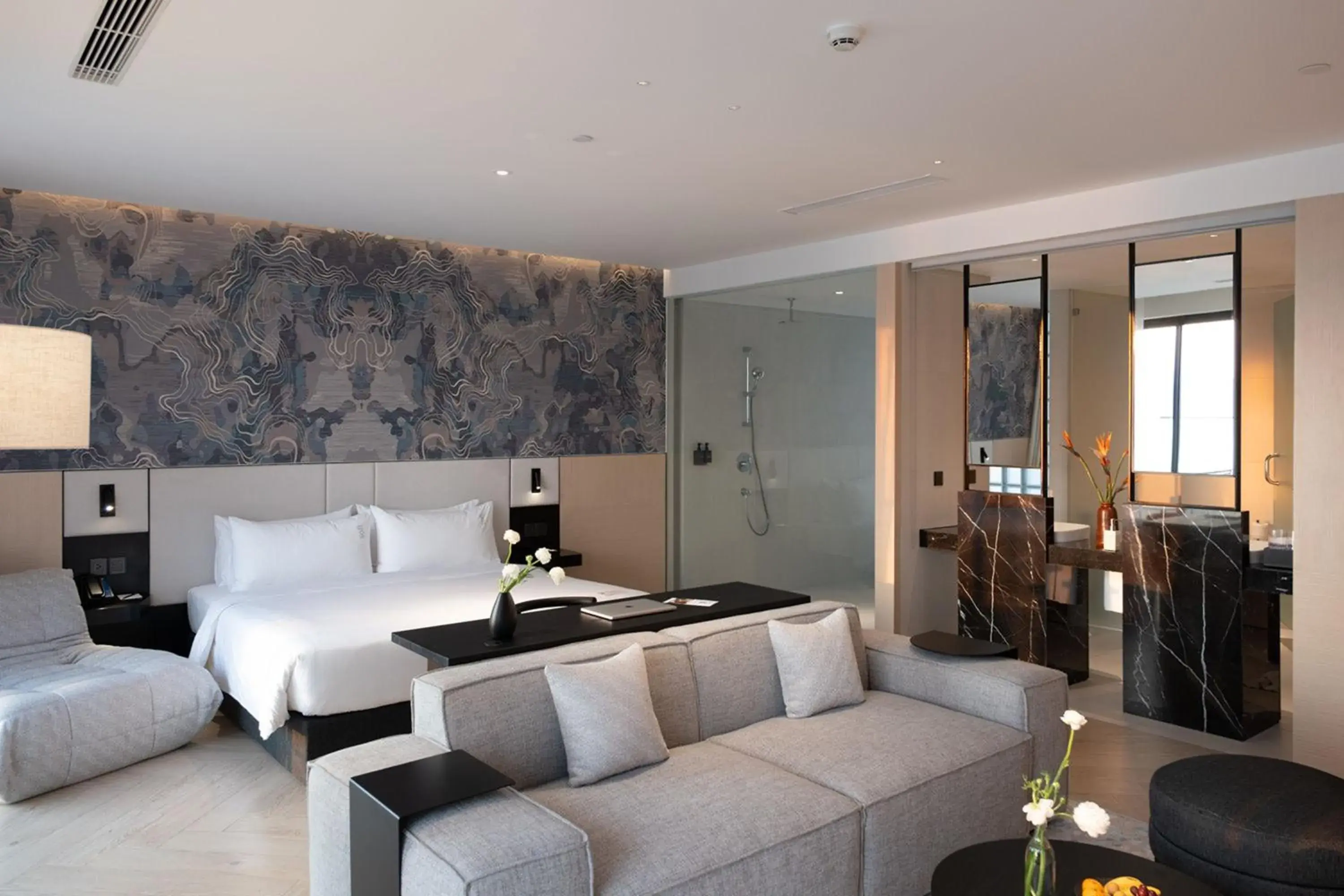 King Suite with Balcony in December Hotel King Suite with Balcony in December Hotel