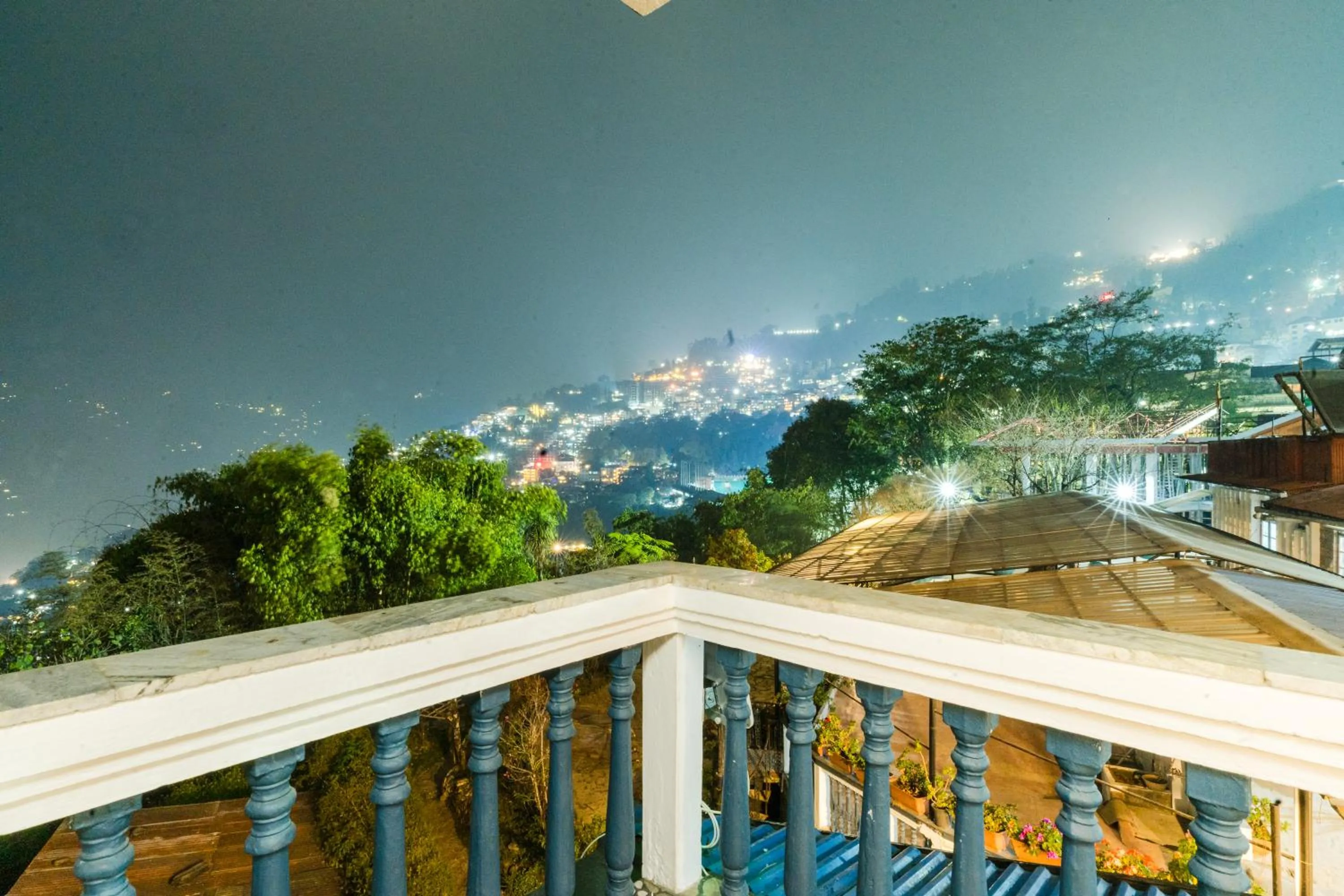 Night in Sharolyn Boutique Hotel