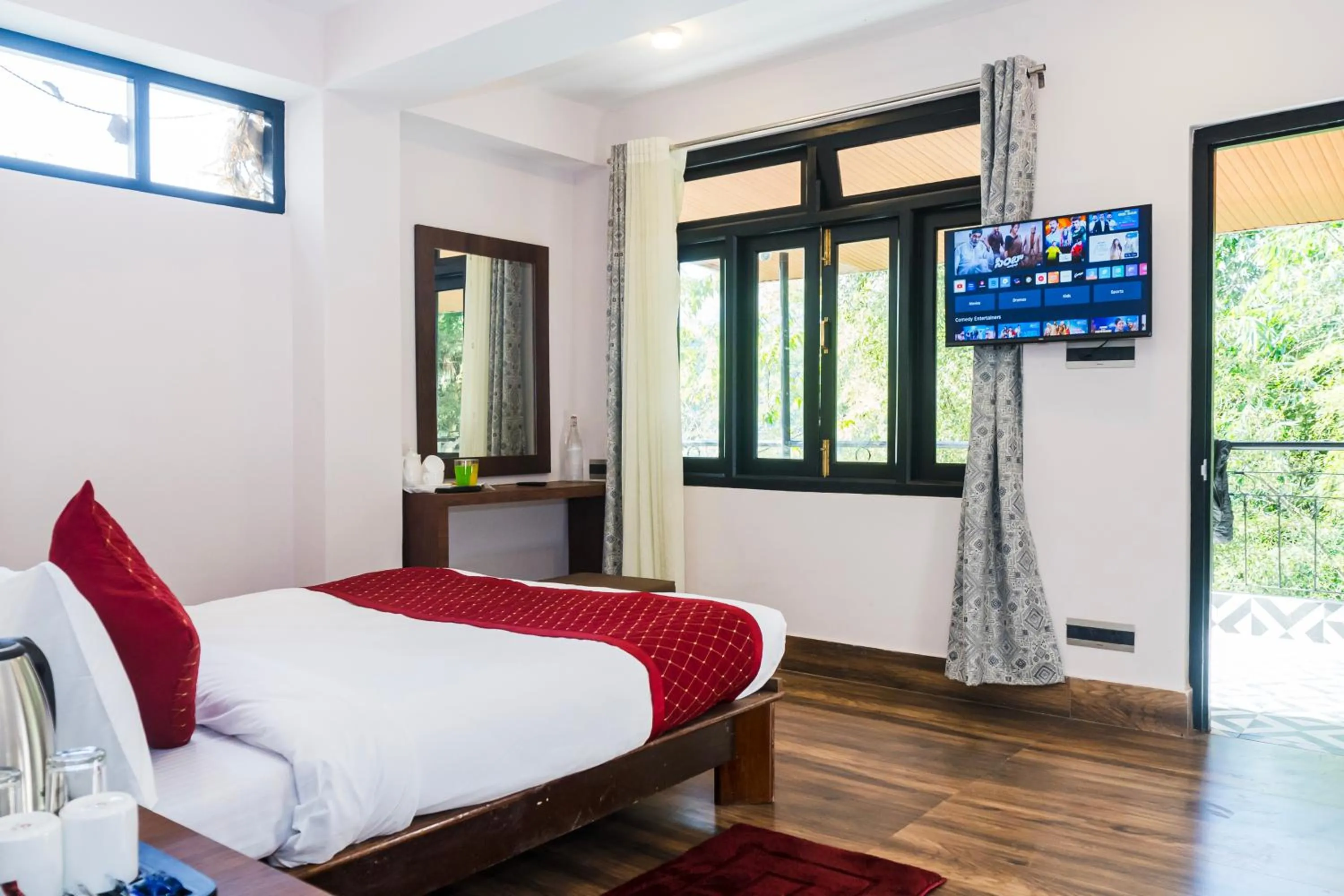 Bed in Sharolyn Boutique Hotel